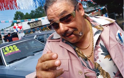 «Απαιτούμενα προσόντα: υφάκι και μια σανίδα»