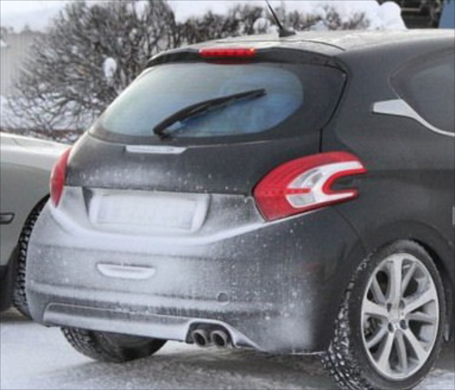 Δοκιμές εξέλιξης για το Peugeot 208 GTI