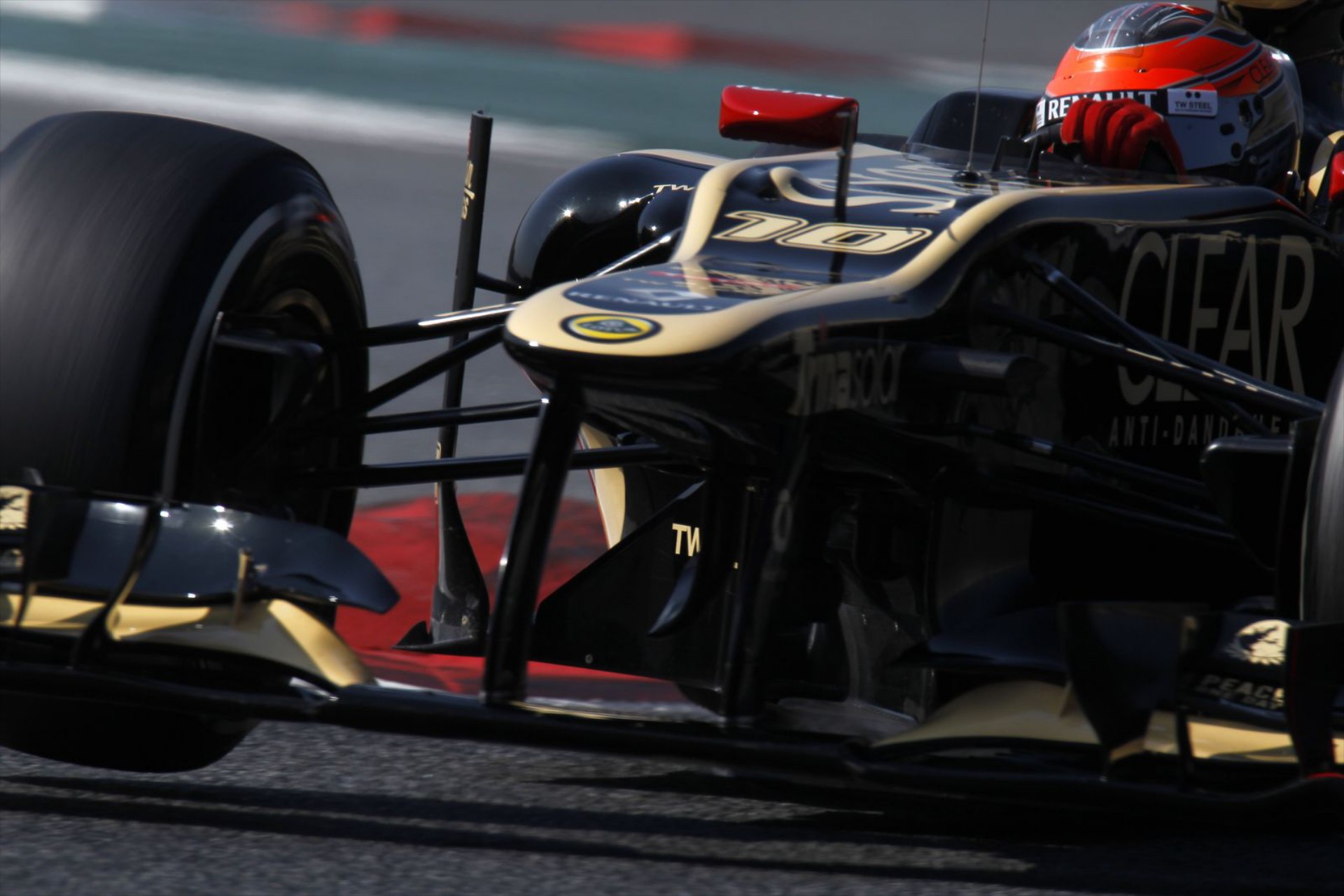 F1: H Lotus γύρισε δυνατή στην Βαρκελώνη