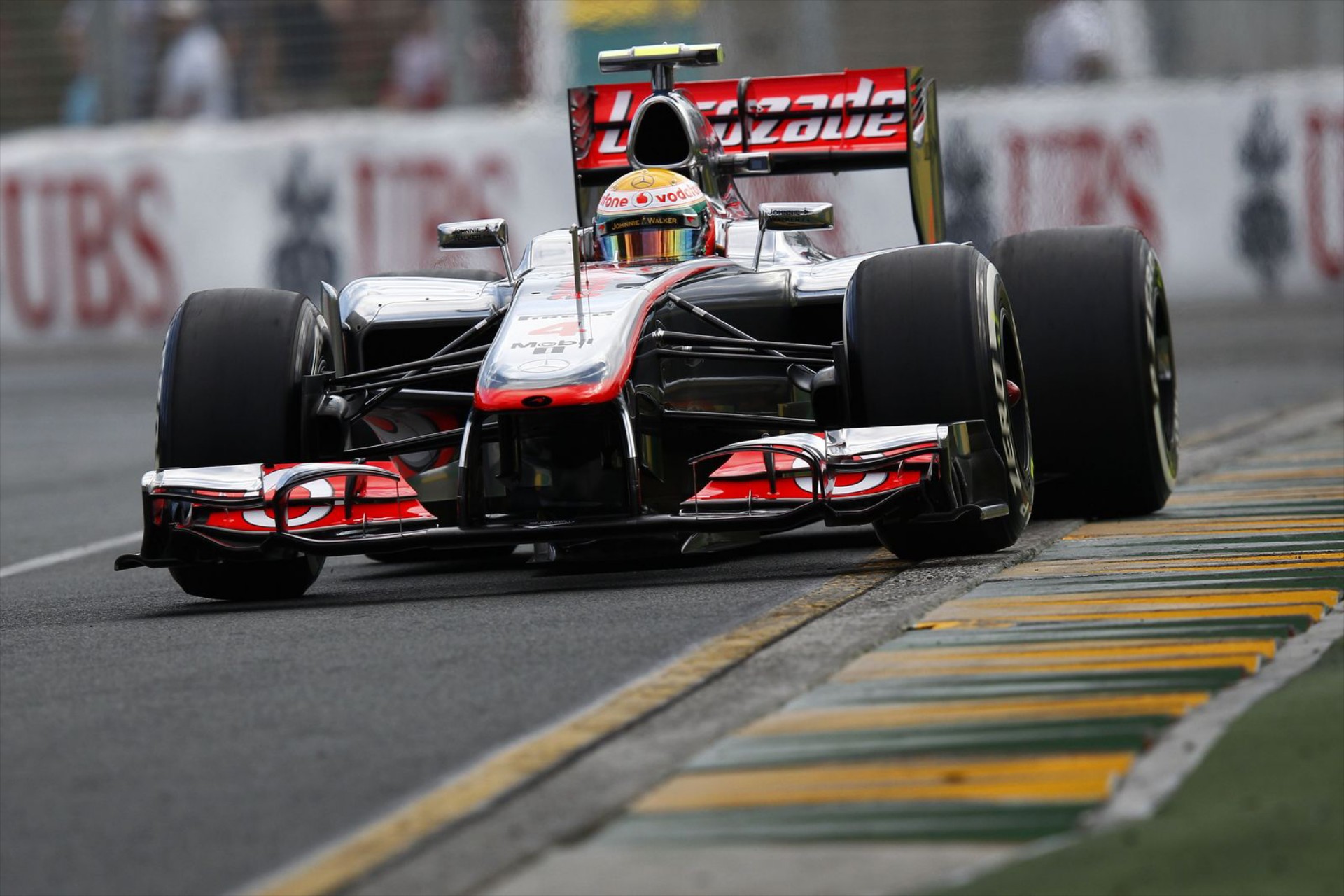 F1: Οι McLaren ξεκινούν από την πρώτη σειρά