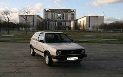 Θέλει κανείς το πρώτο Golf της Merkel;