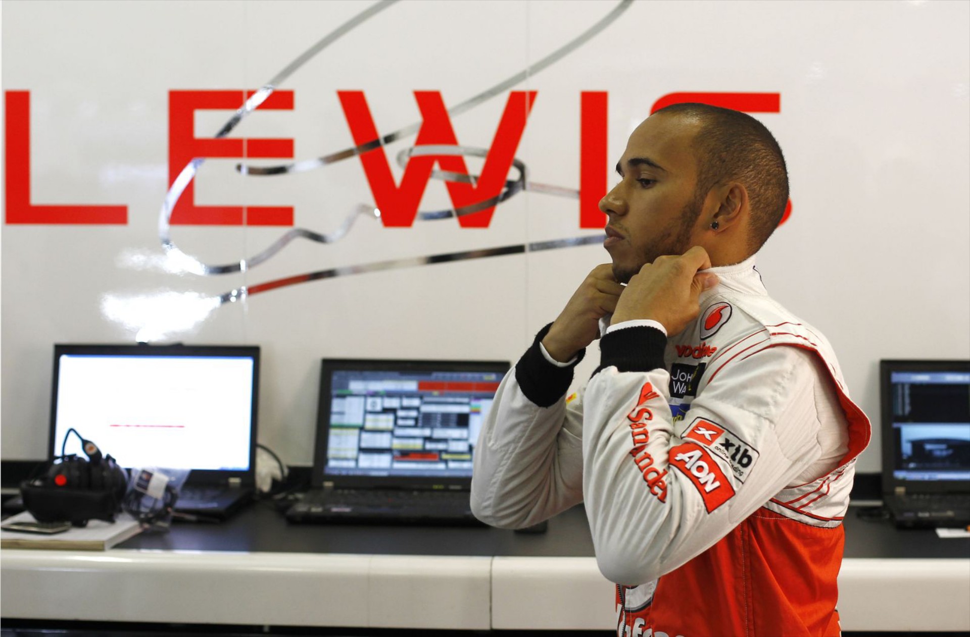 F1: Ταχύτερος ο Hamilton στα πρώτα ελεύθερα