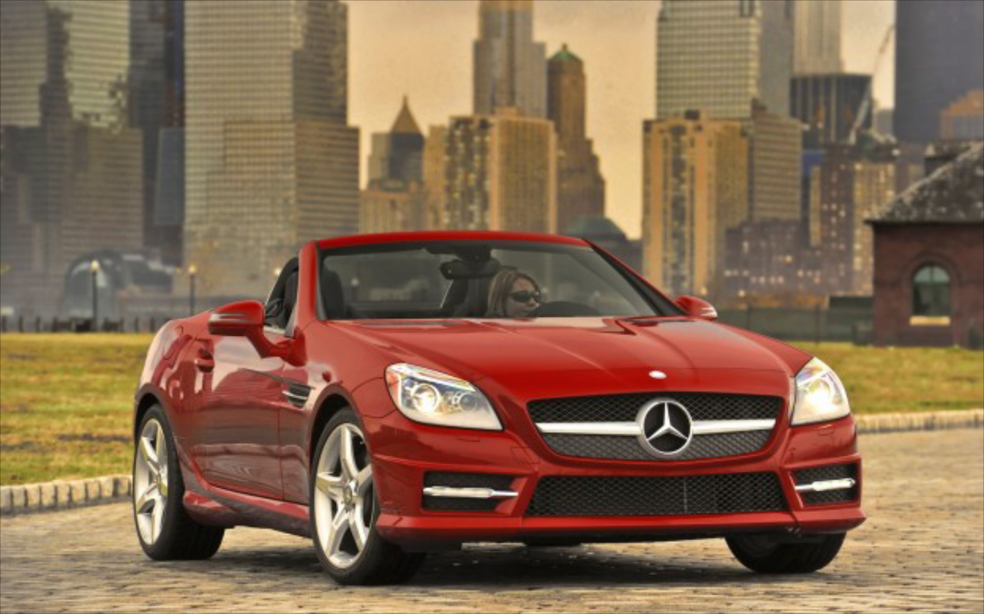 Προσφορά μία Mercedes για κάθε καταθέτη
