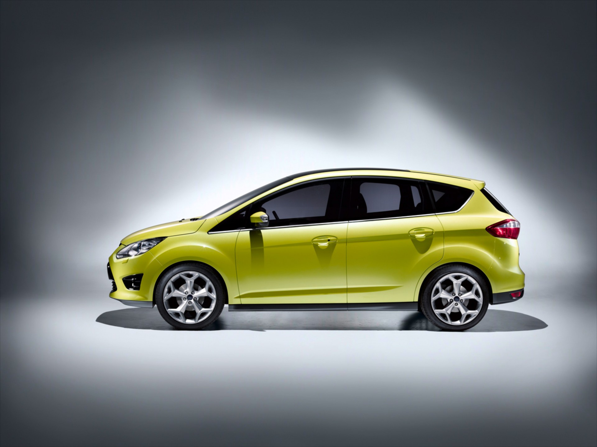 Η Ford τοποθετεί τον 1.0l EcoBoost στα C-MAX και Grand C-MAX