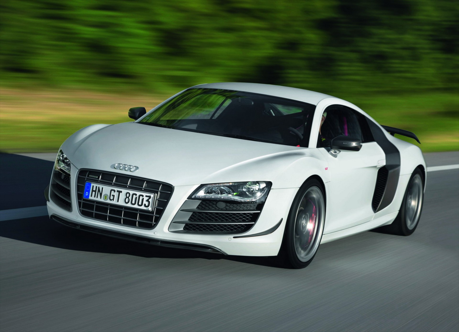 Video: Το Audi R8 κλείνει τα 5