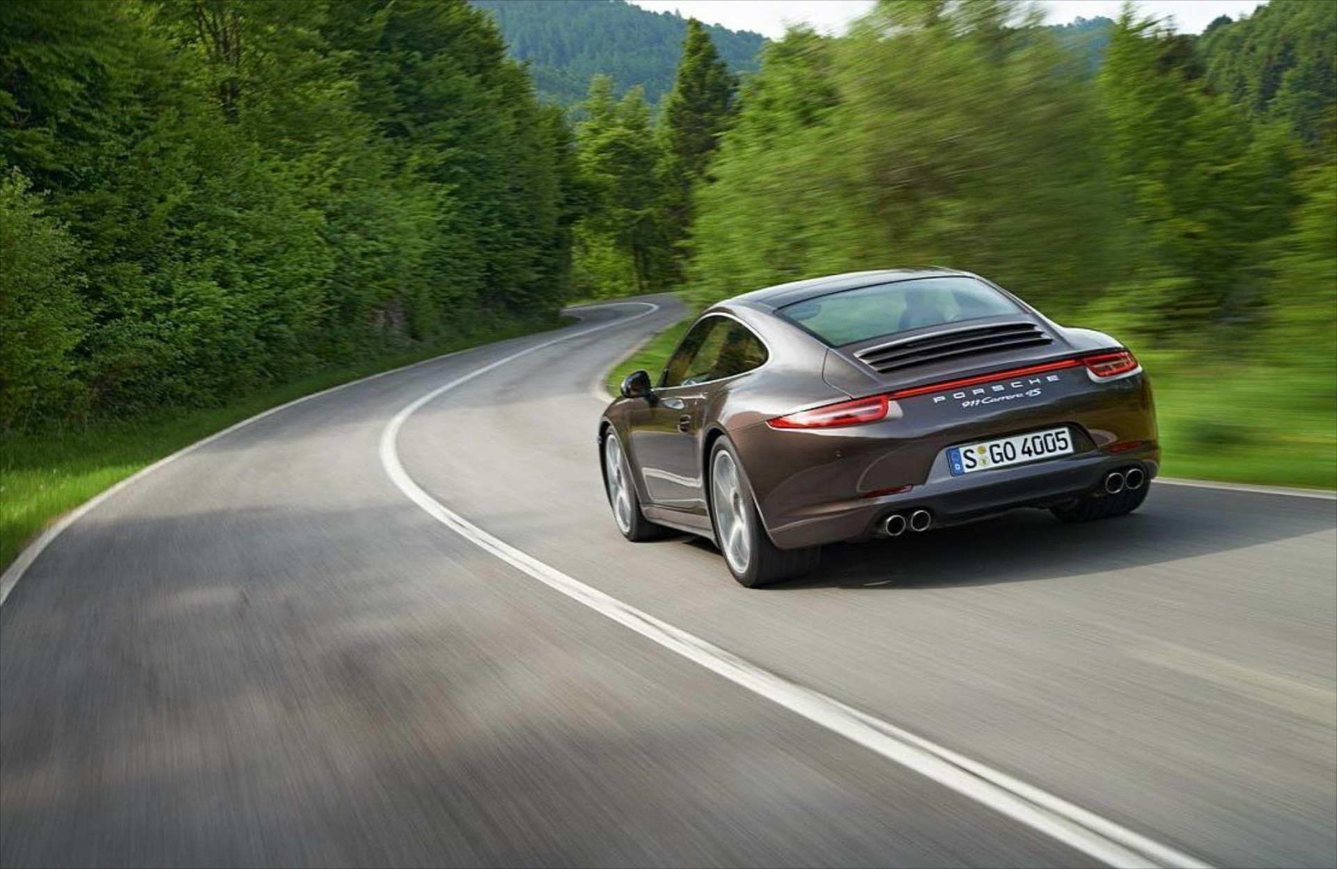 6 Video για τη νέα Porsche 911 Carrera 4 