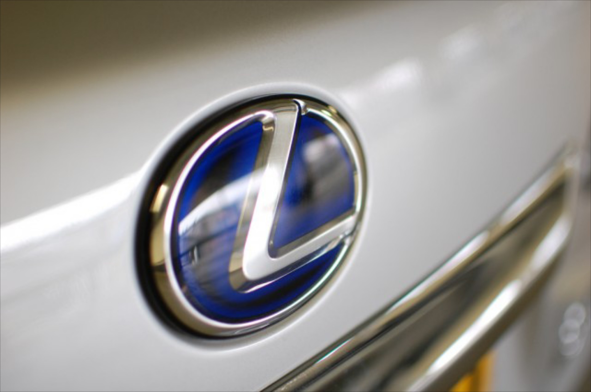 Lexus: Νέο πρωτότυπο στο Παρίσι
