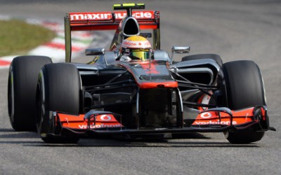 O Hamilton σπάει την σιωπή του