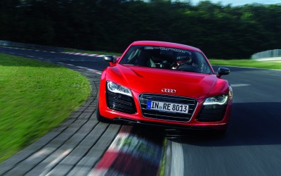 H Audi ανέστειλε το σχέδιο R8 e-tron