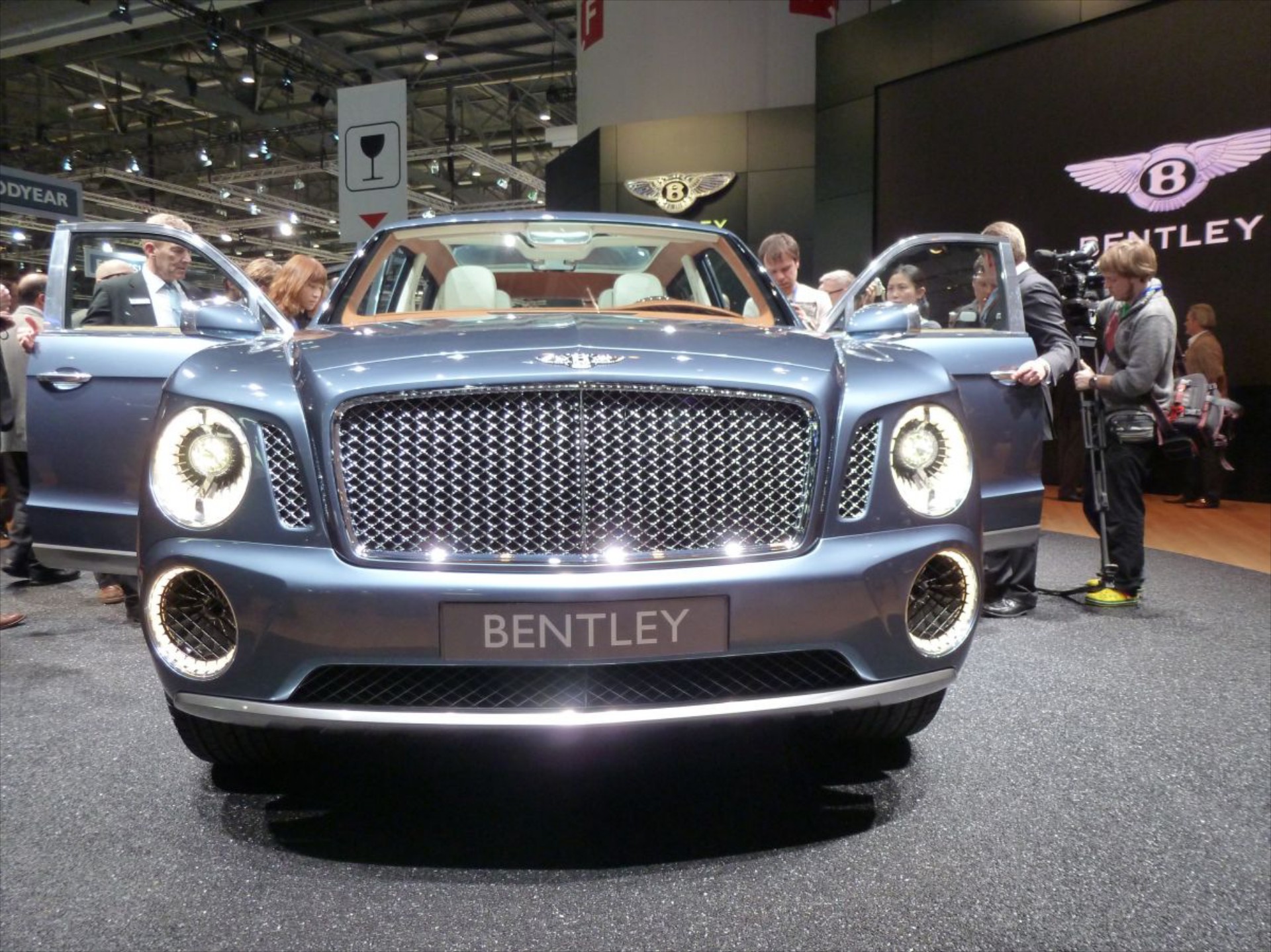 Bentley SUV: Και το όνομα αυτού Falcon;