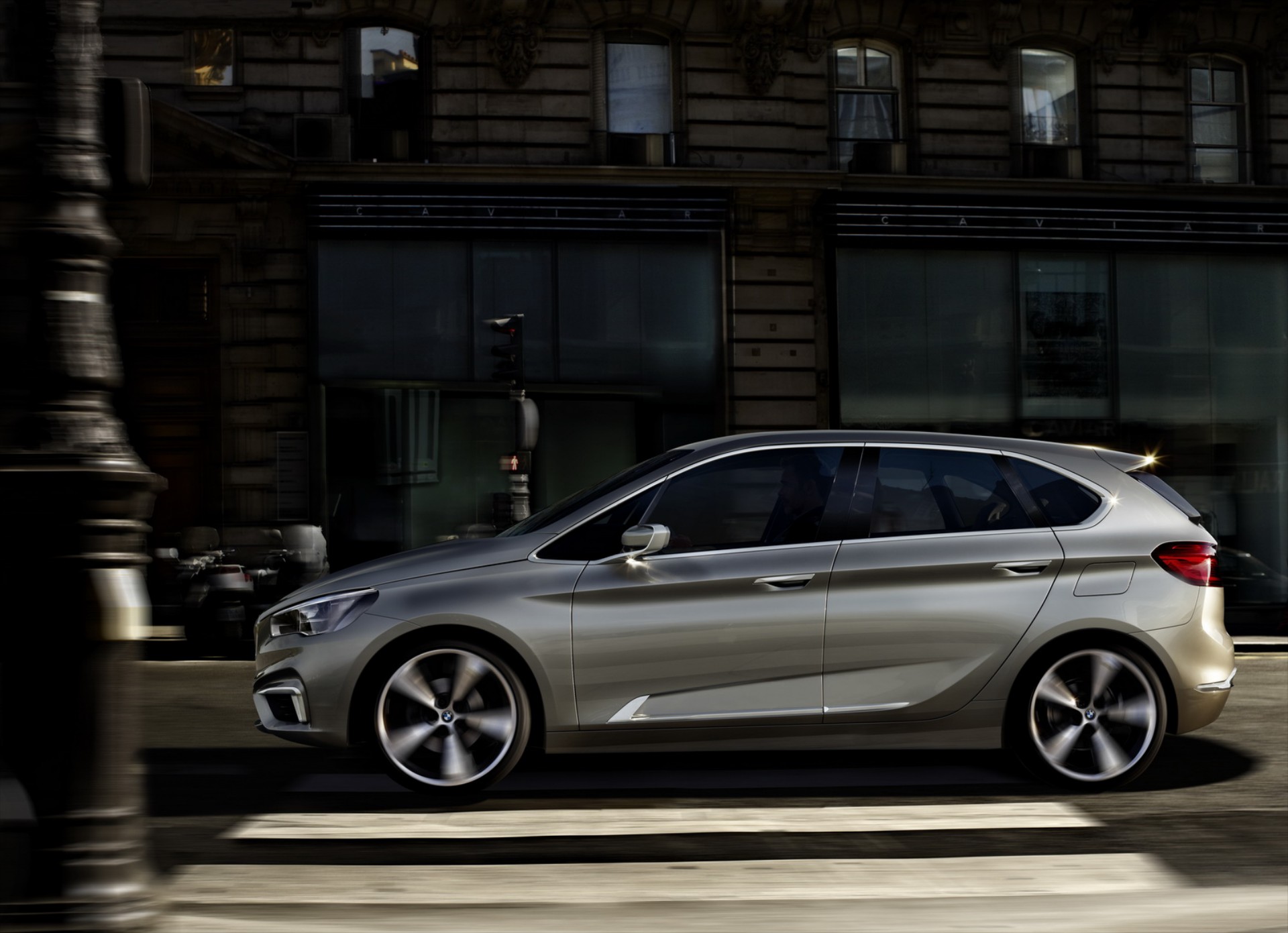 BMW: 20 νέα μοντέλα με κίνηση εμπρός