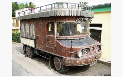Ξύλινο Unimog τροχόσπιτο του 1961