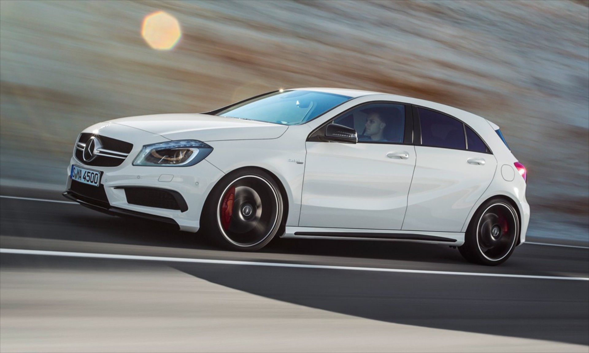 Mercedes A45 AMG από 47.700 στην Ελλάδα