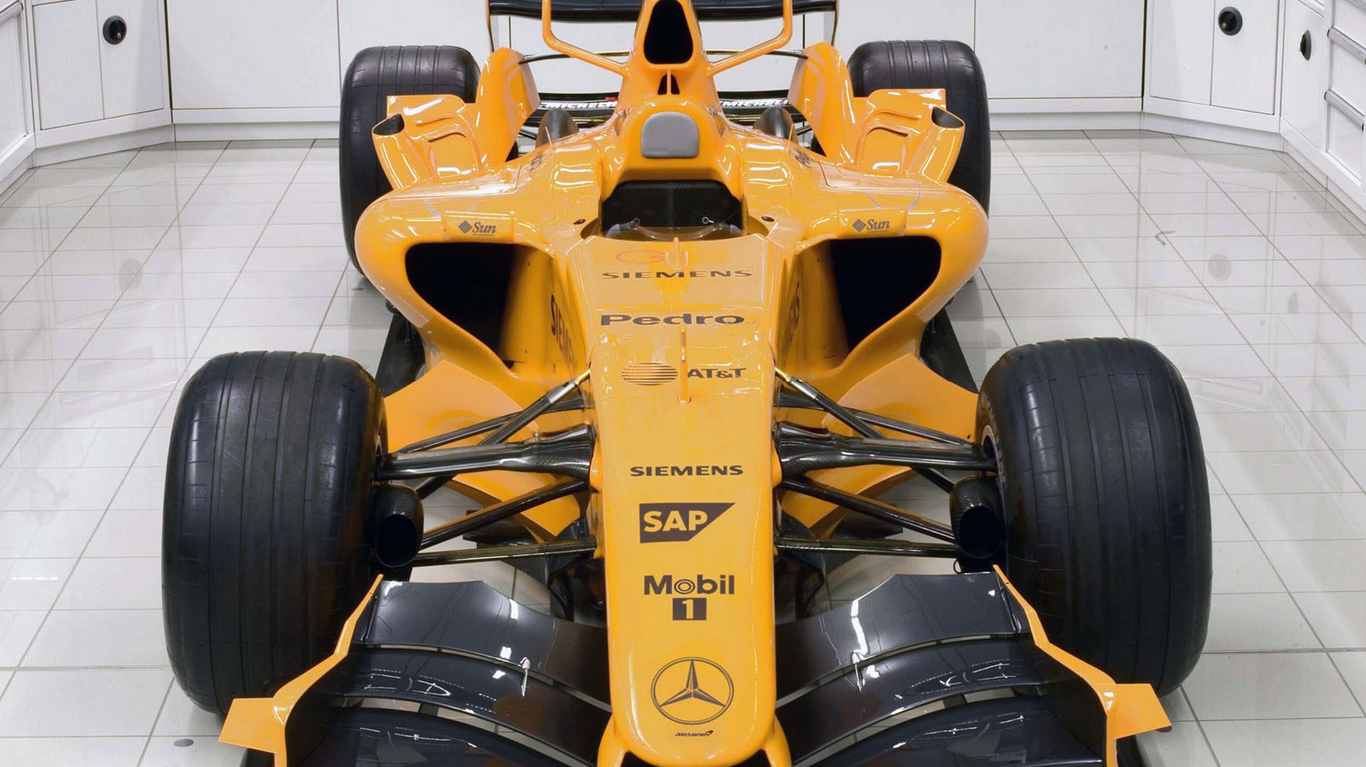 Πορτοκαλί McLaren και κινητήρες Honda το 2015;
