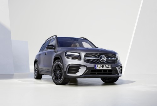 MERCEDES-BENZ GLB (2024)