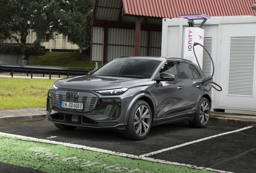 AUDI SQ6 e-tron (2024)