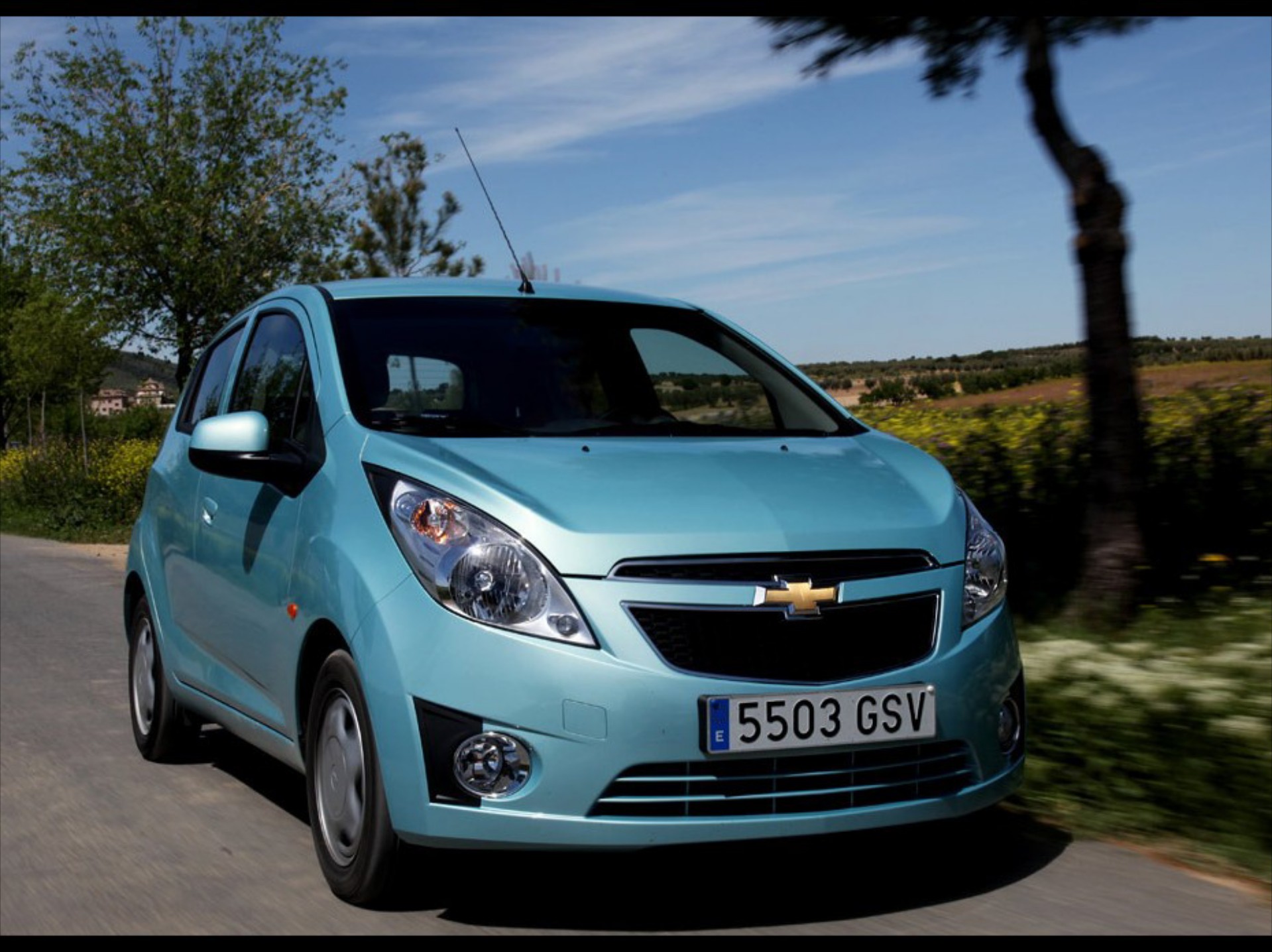 Chevrolet Spark 1.0 LS This Town Ain't Big Enough for