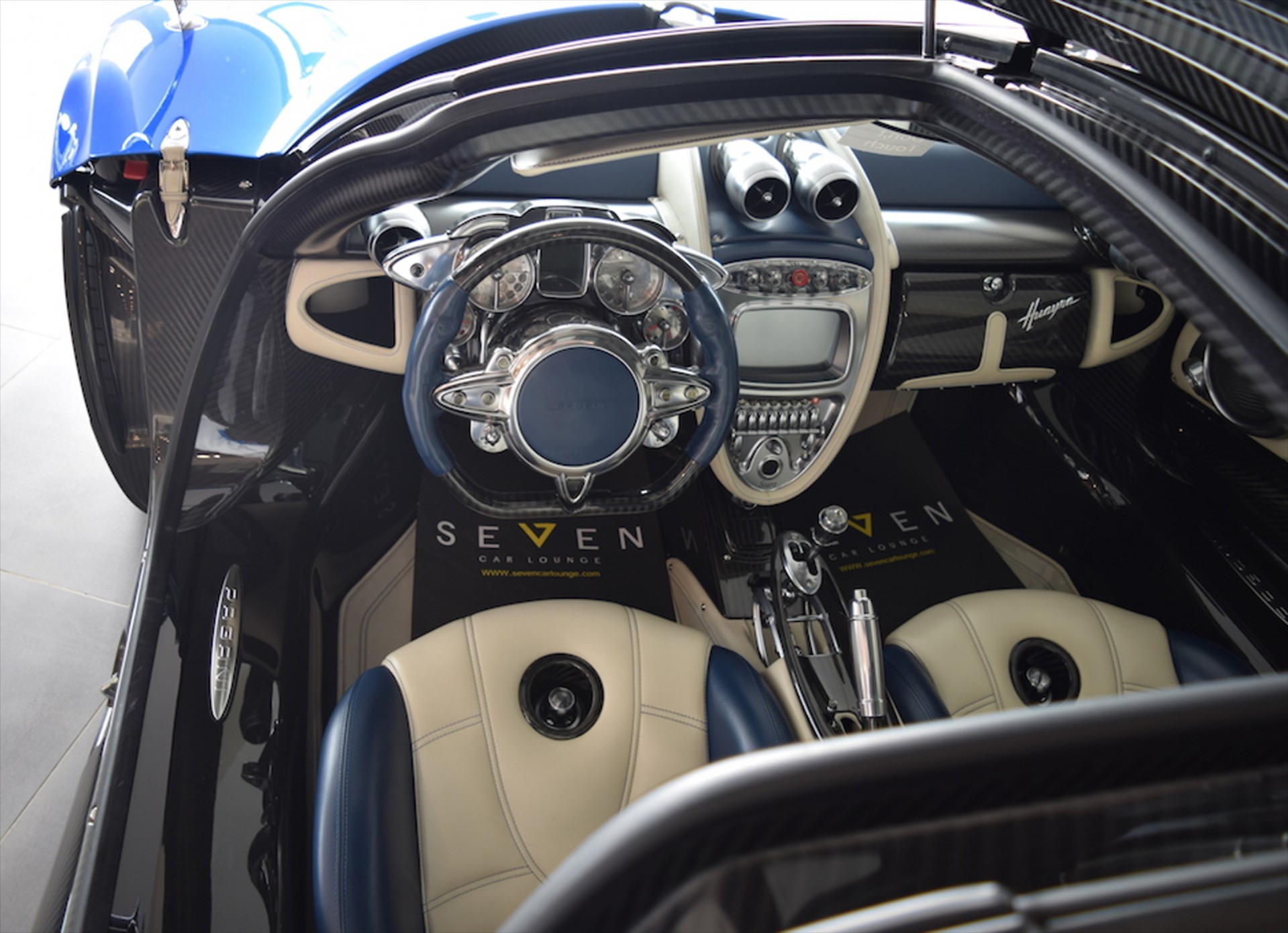 Pagani huayra салон
