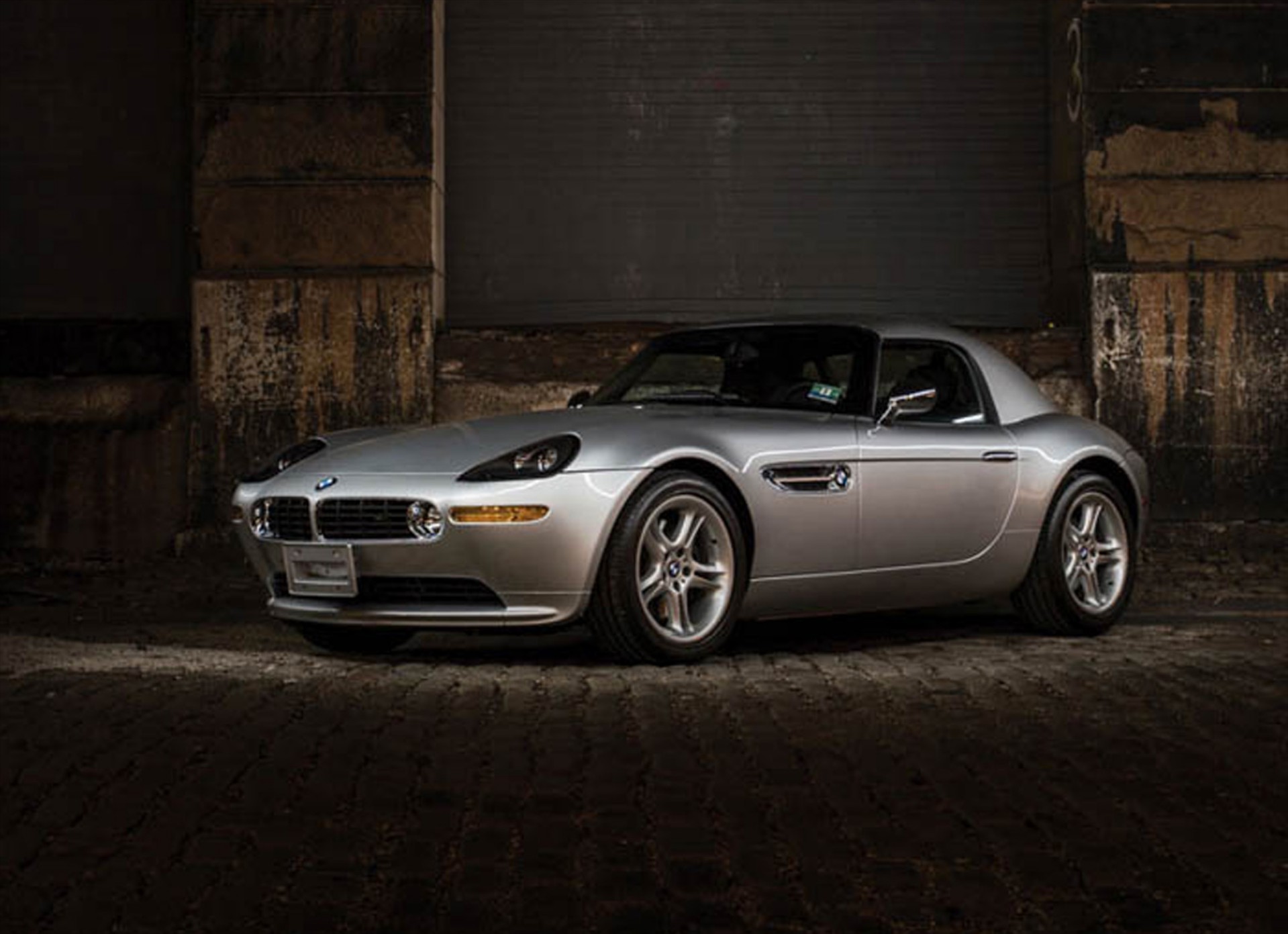 BMW Z8 με πραγματικά 885 km… πωλείται!
