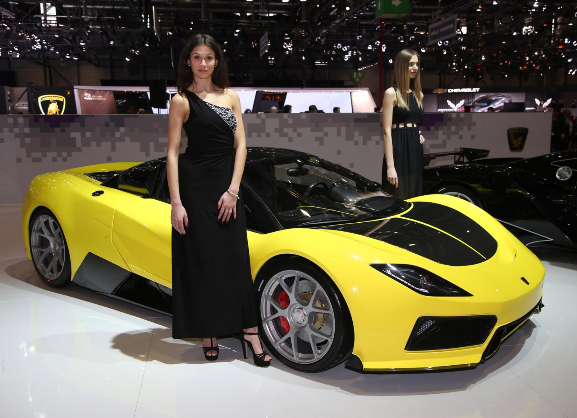 Arash AF10: 2.108 ίπποι στη Γενεύη