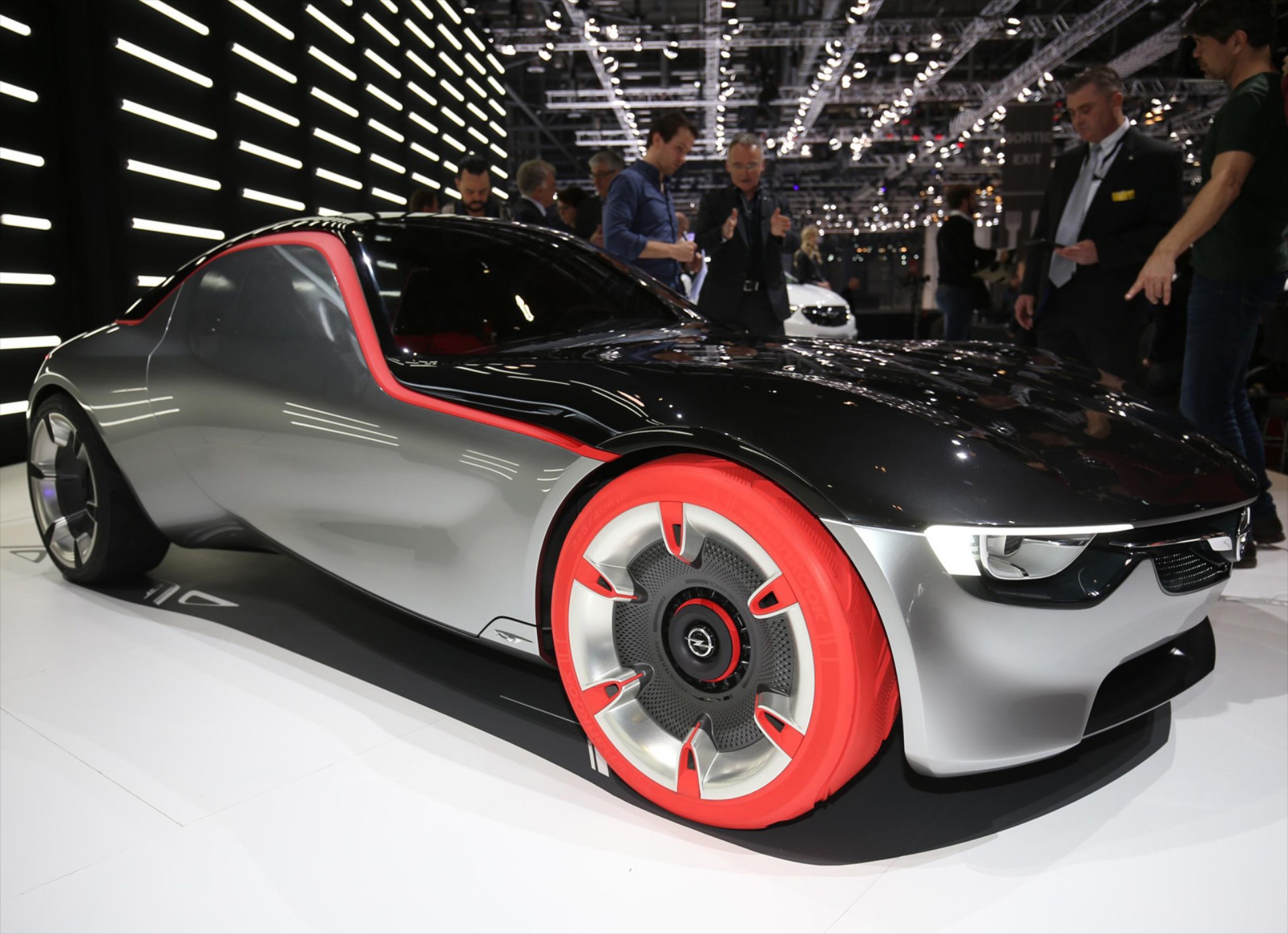 Αποκαλύφθηκε το εντυπωσιακό Opel GT concept