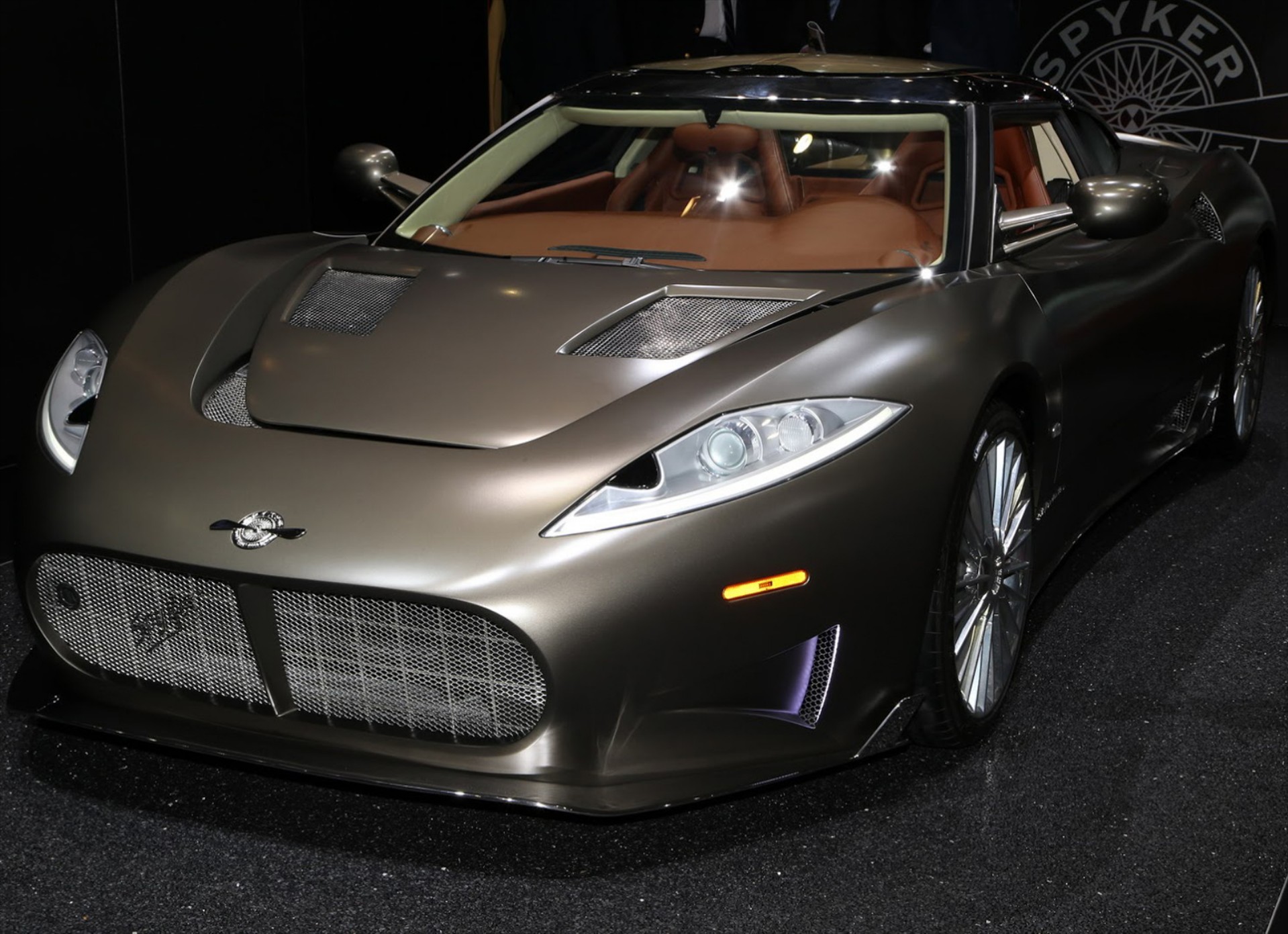 Η Spyker επιστρέφει δυναμικά