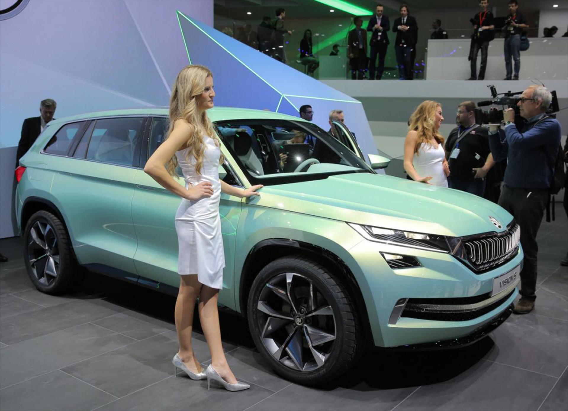 Υβριδικό το νέο Skoda VisionS Concept