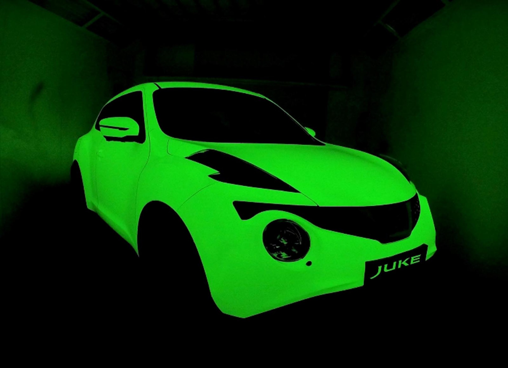 Δύο Nissan Juke που… φωσφορίζουν