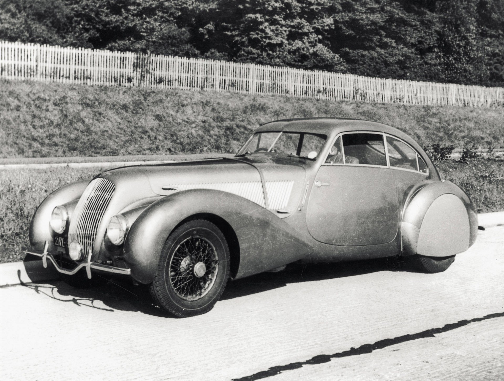 Embiricos Bentley: Επτά ημερών