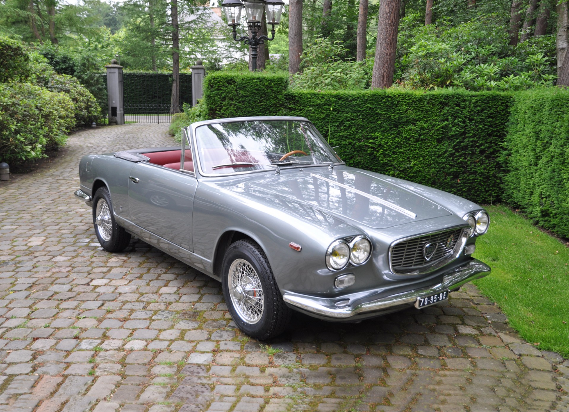 Lancia Flavia Vignale: Συνδυασμός