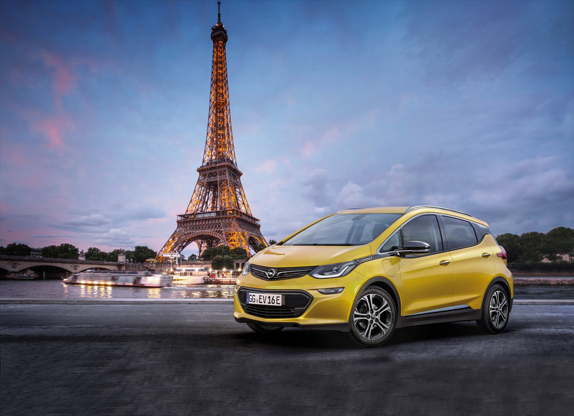 Στο Παρίσι το ηλεκτρικό Opel Ampera-e (video)