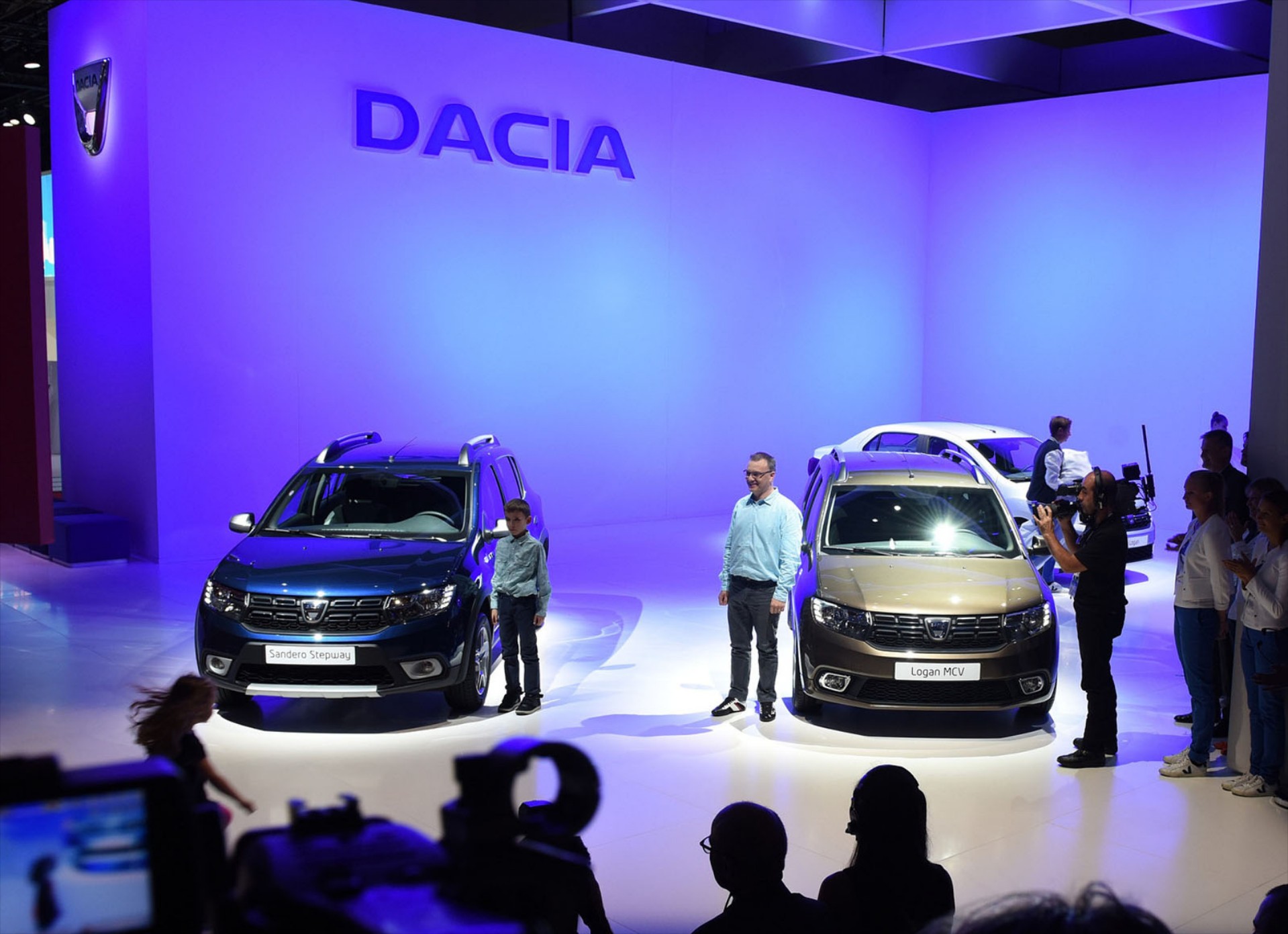 Η Dacia με 4 μοντέλα στο Παρίσι