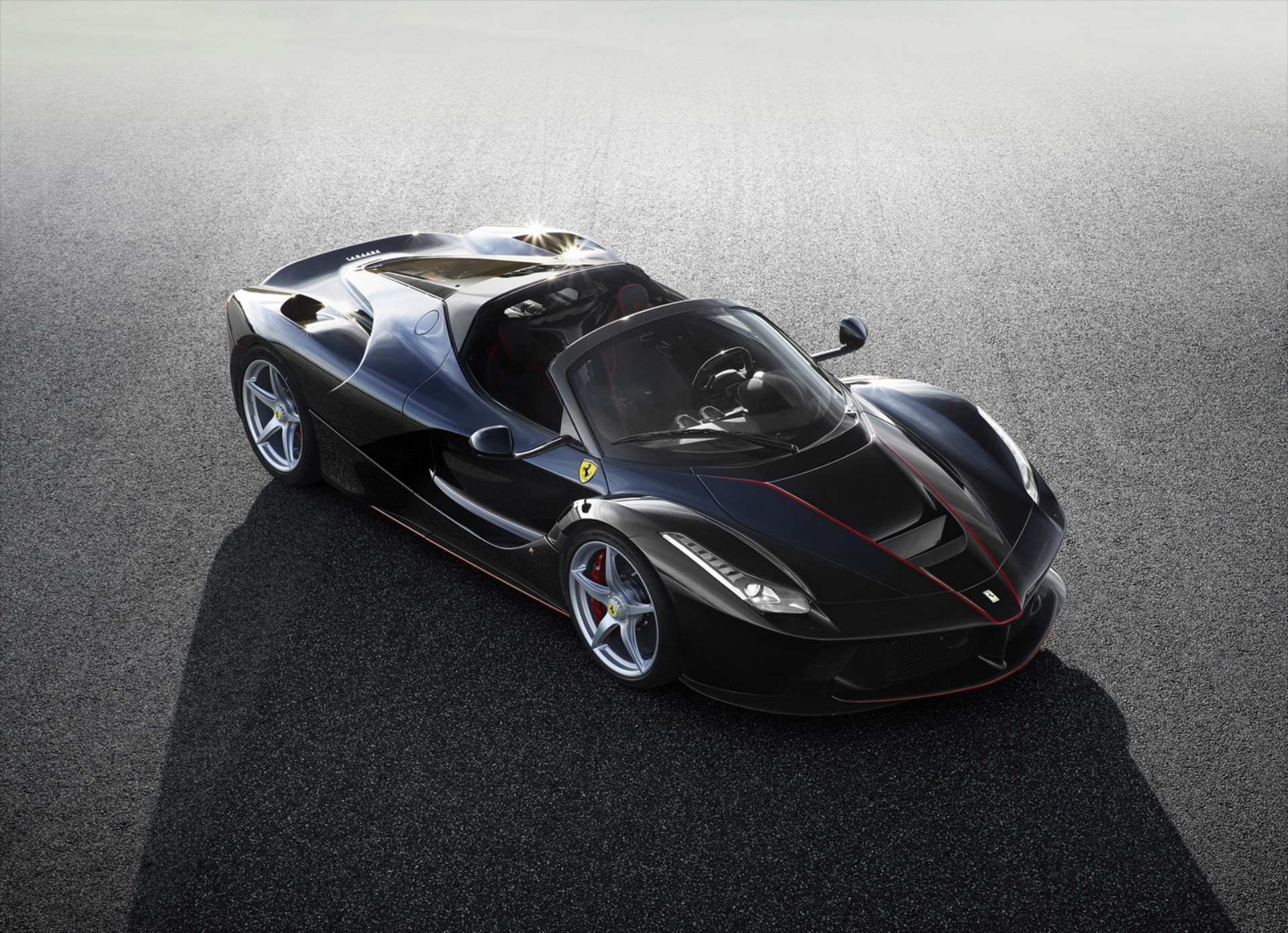Η LaFerrari Aperta χωρίς οροφή στο Παρίσι