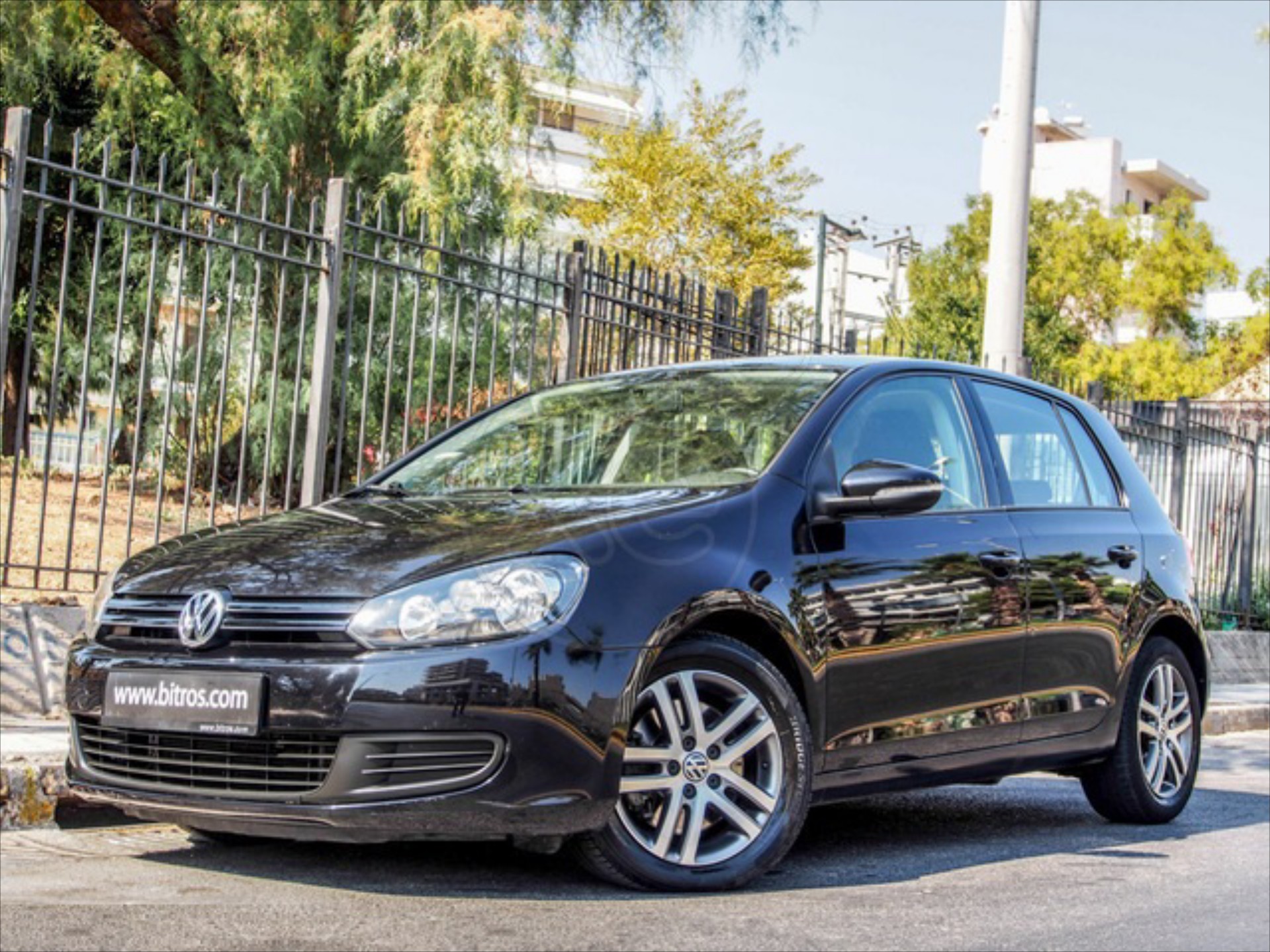 5 μεταχειρισμένα GOLF 5ετίας 8.000 € - 10.000 €