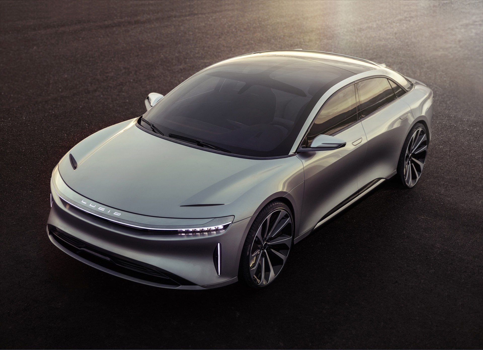 Το ηλεκτρικό των 1.000 PS που τρομάζει την Tesla