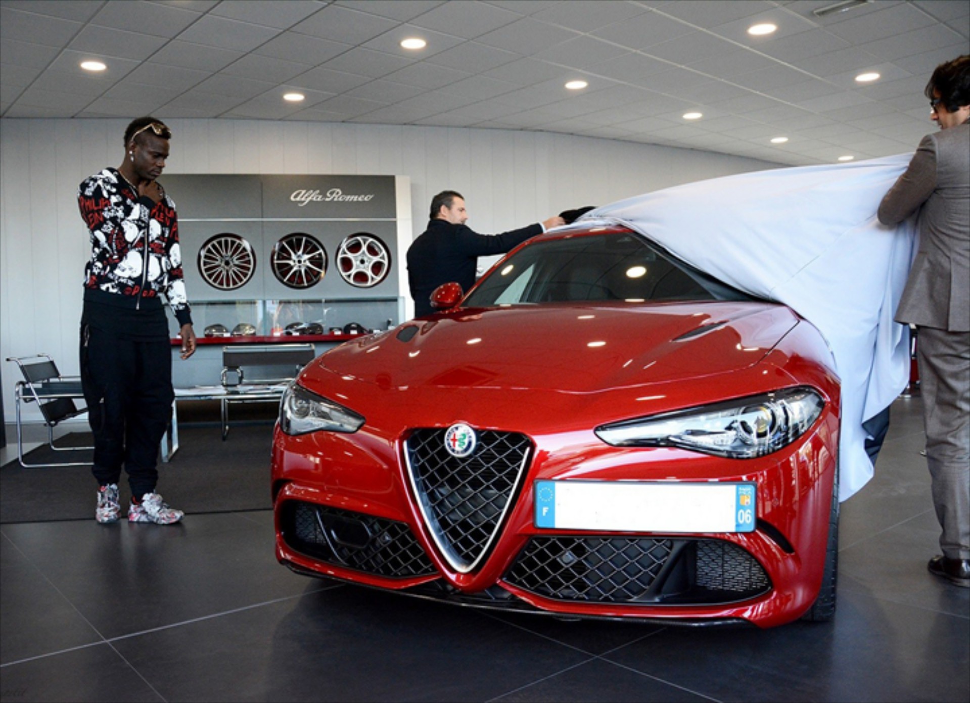 Μια Alfa Romeo Giulia QV για τον Balotelli