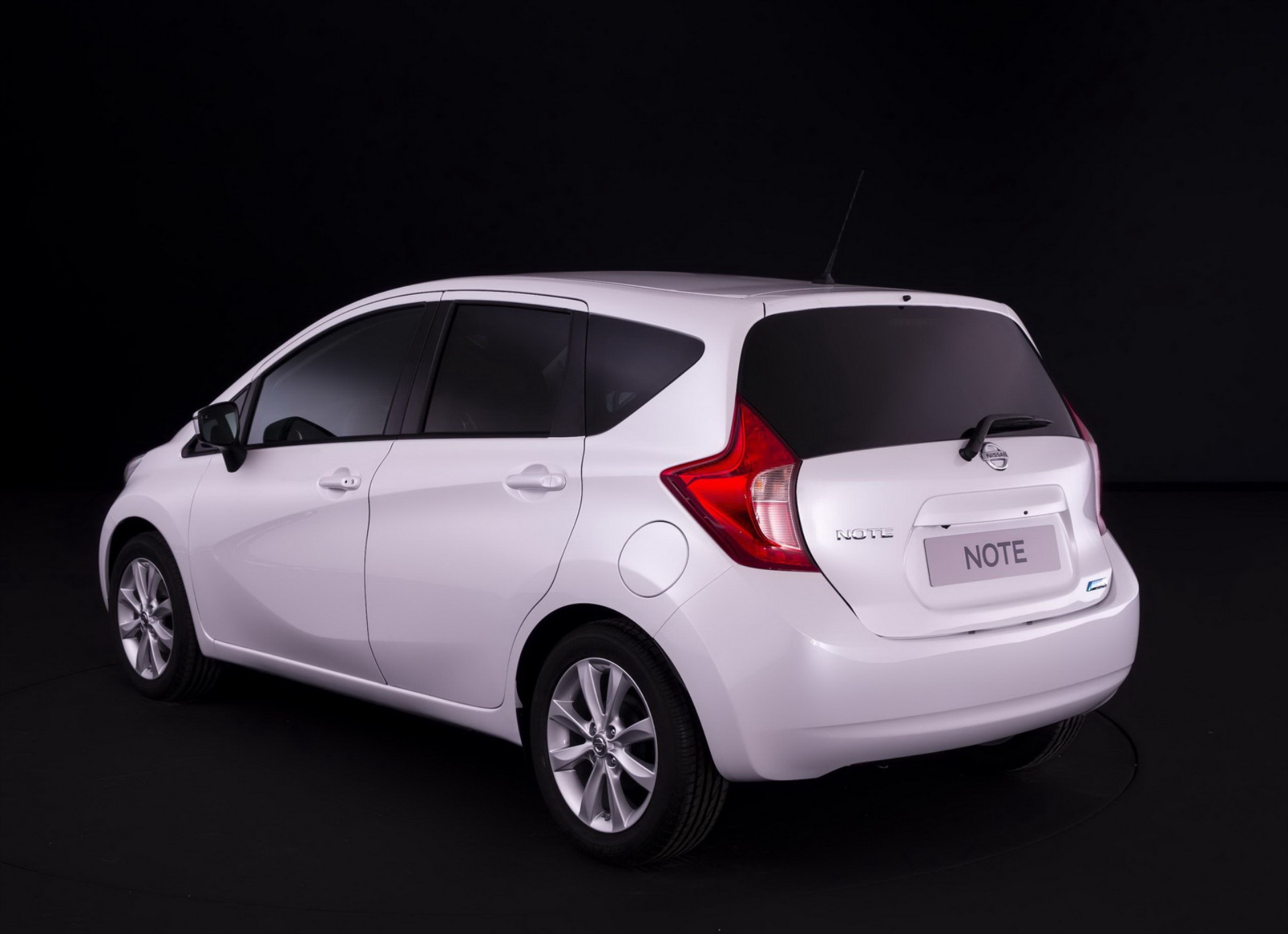 Nissan note 2013 года