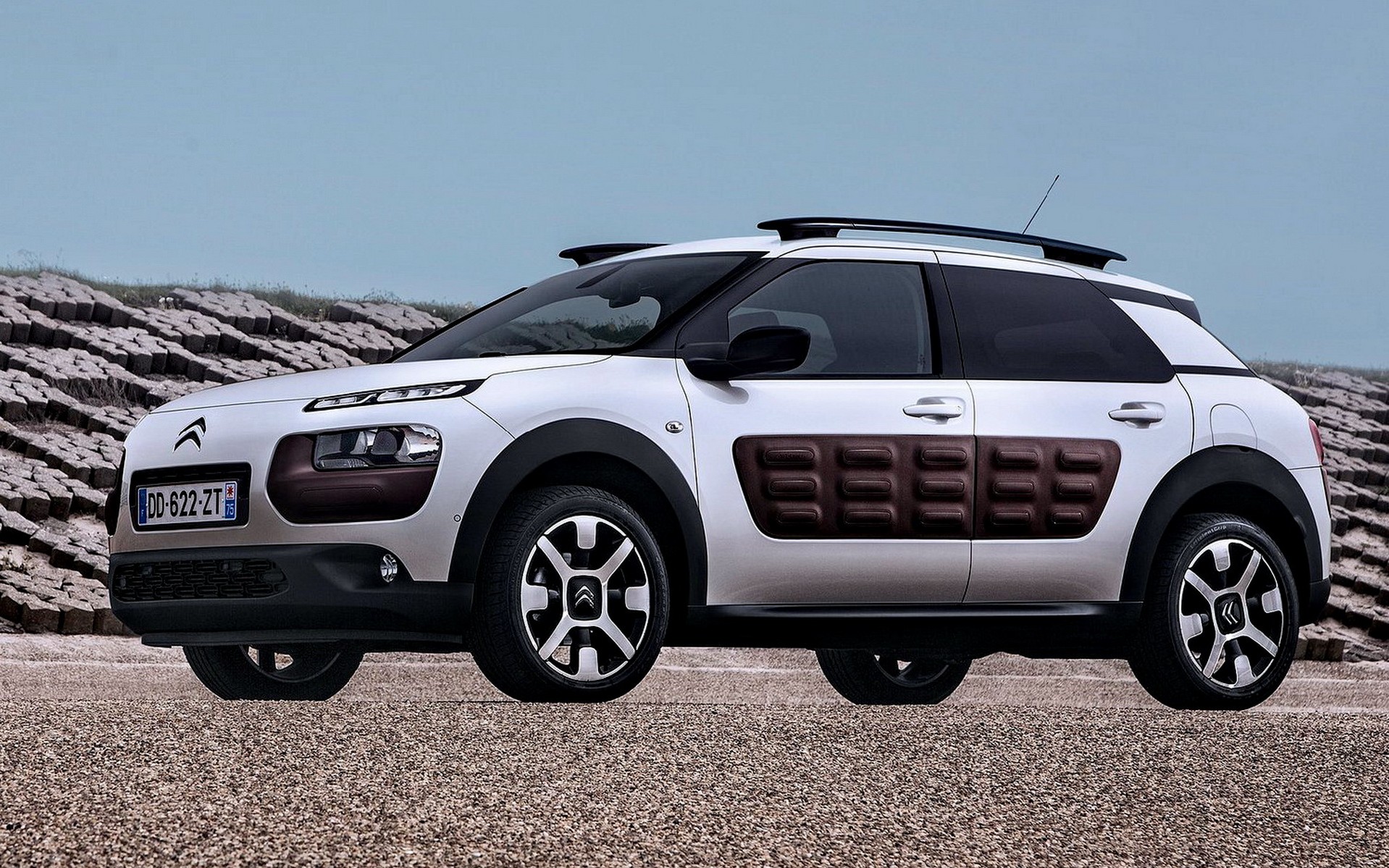 Από 13.940 ευρώ το Citroen C4 Cactus