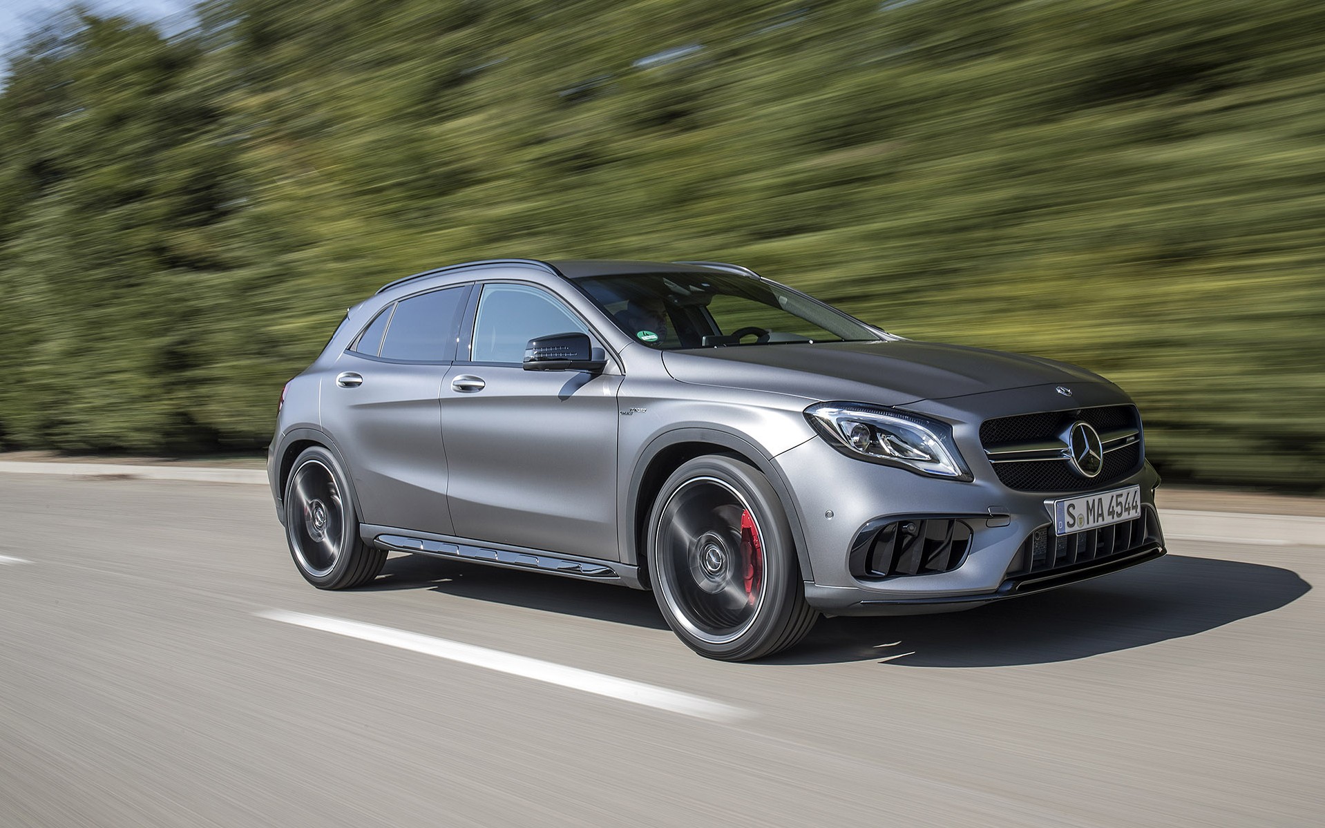 ΟΔΗΓΟΥΜΕ την ανανεωμένη Mercedes-Benz GLA