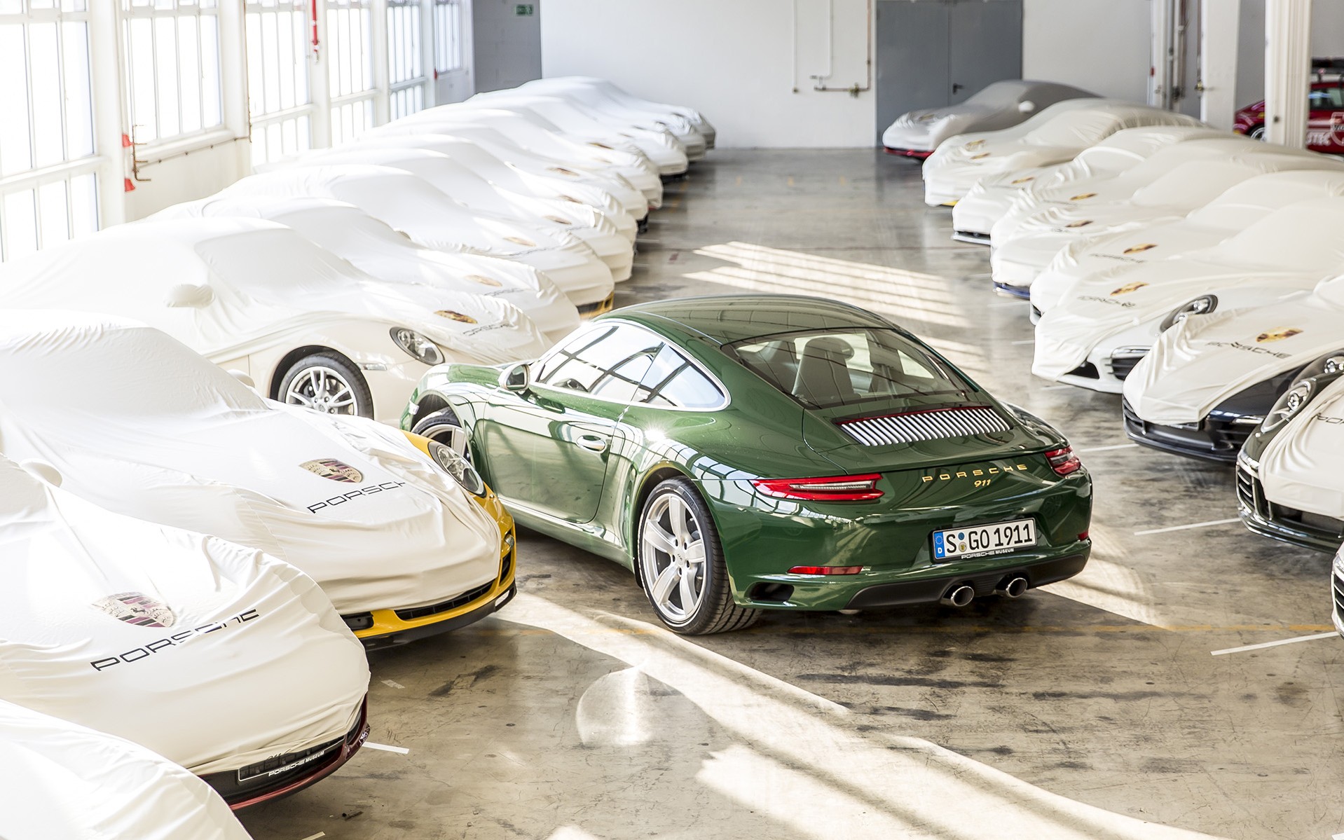 Η θρυλική Porsche 911 έφθασε το 1 εκατ. αυτοκίνητα (vid)