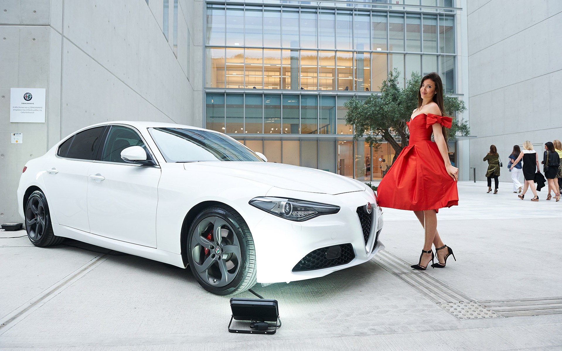 Η Alfa Romeo επιδεικνύει τα κάλλη της