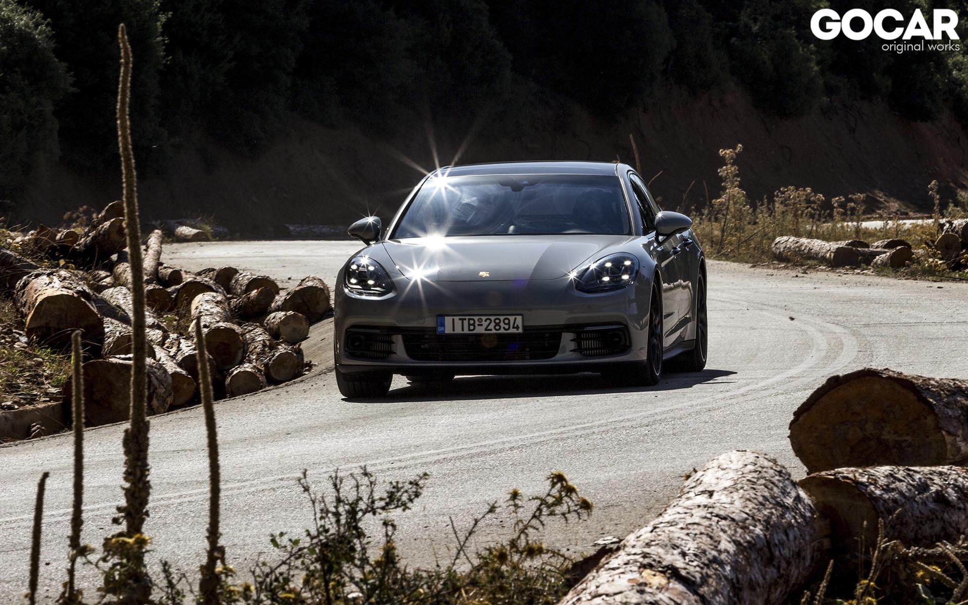 Με την Porsche Panamera 4 E-Hybrid στη λίμνη Δόξα