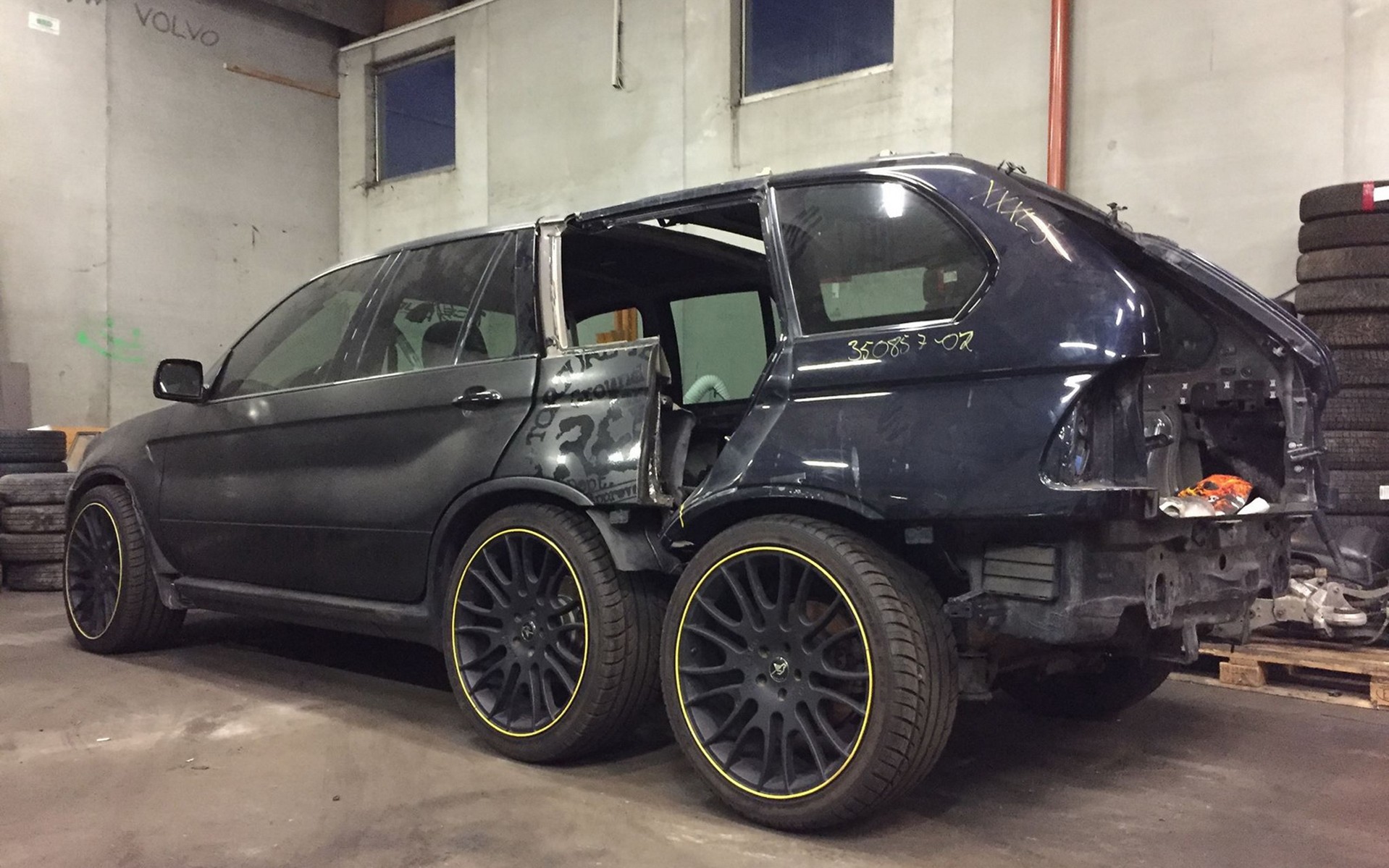 Μια BMW X5 «ζήλεψε» την G63 AMG 6x6