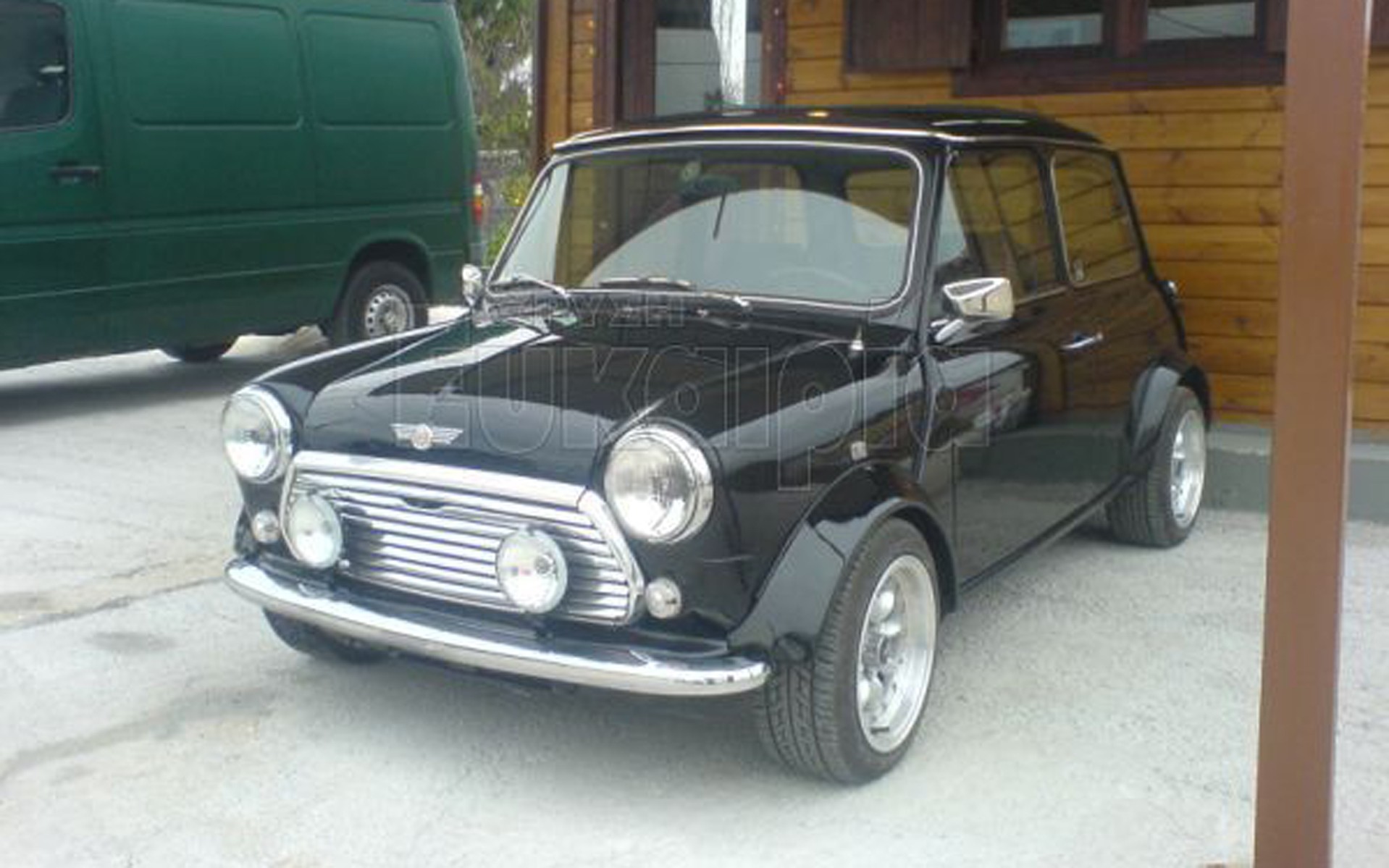 7 μεταχειρισμένα παλιά ΜΙΝΙ από 2.500 ευρώ