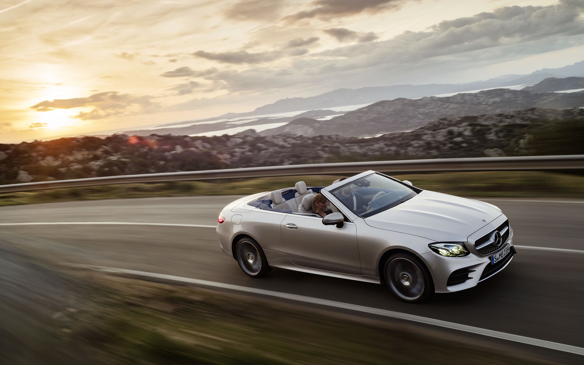 Από 75.560 ευρώ η νέα Mercedes-Benz E-Class Cabrio