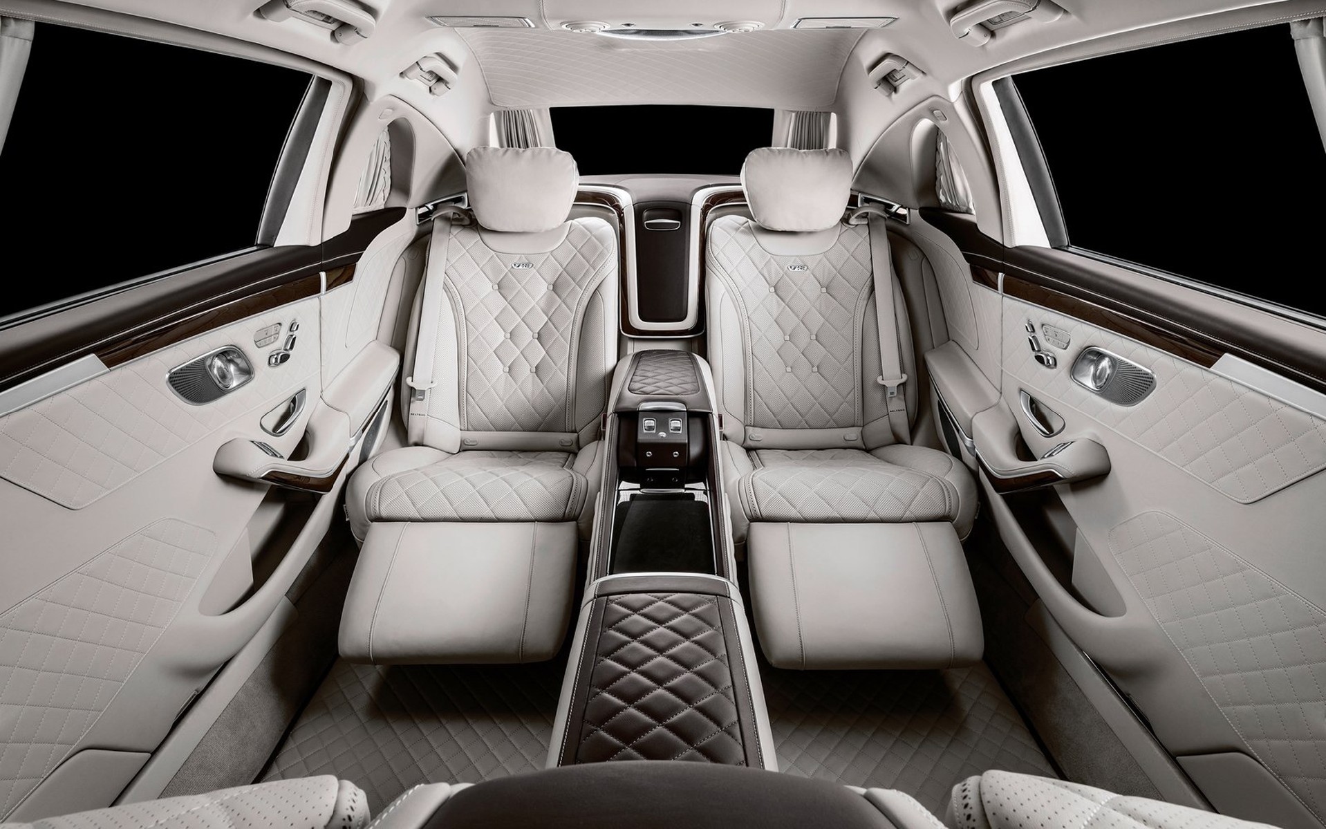 Δες το εσωτερικό της νέας 6,5 μέτρων Mercedes-Benz