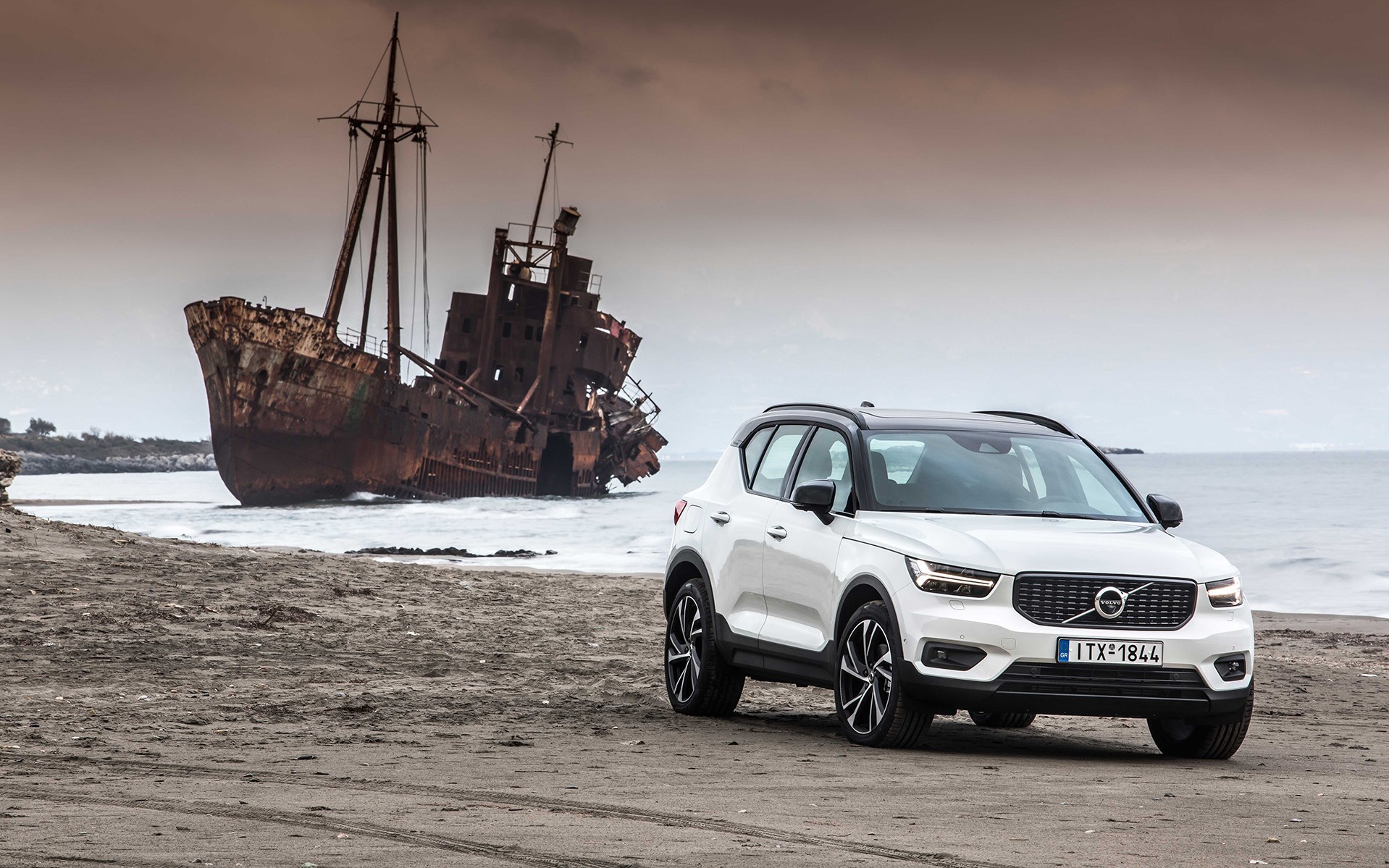 ΟΔΗΓΟΥΜΕ στην Ελλάδα το νέο Volvo XC40