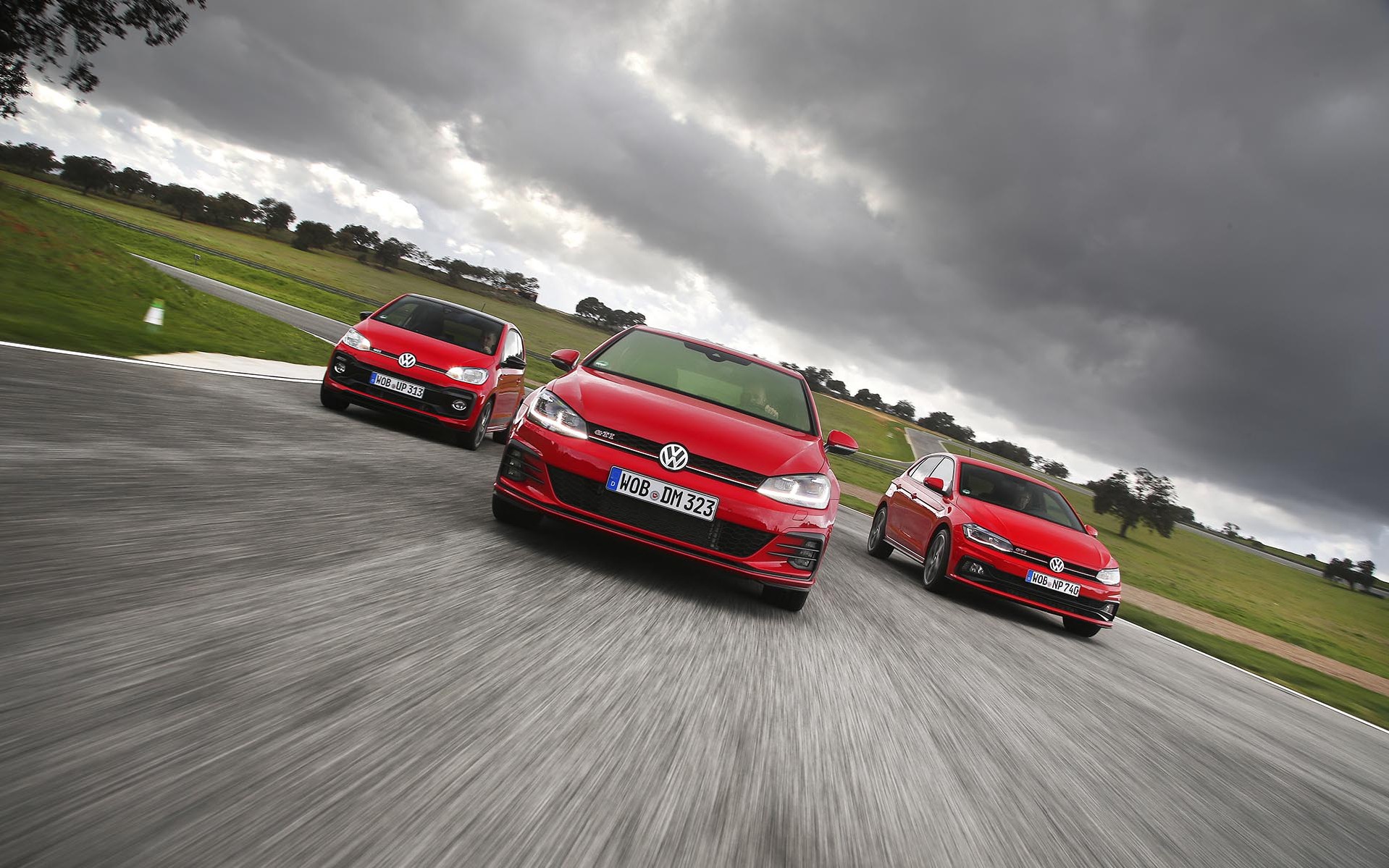 ΠΡΩΤΗ ΟΔΗΓΗΣΗ: VW GTI Performance Days