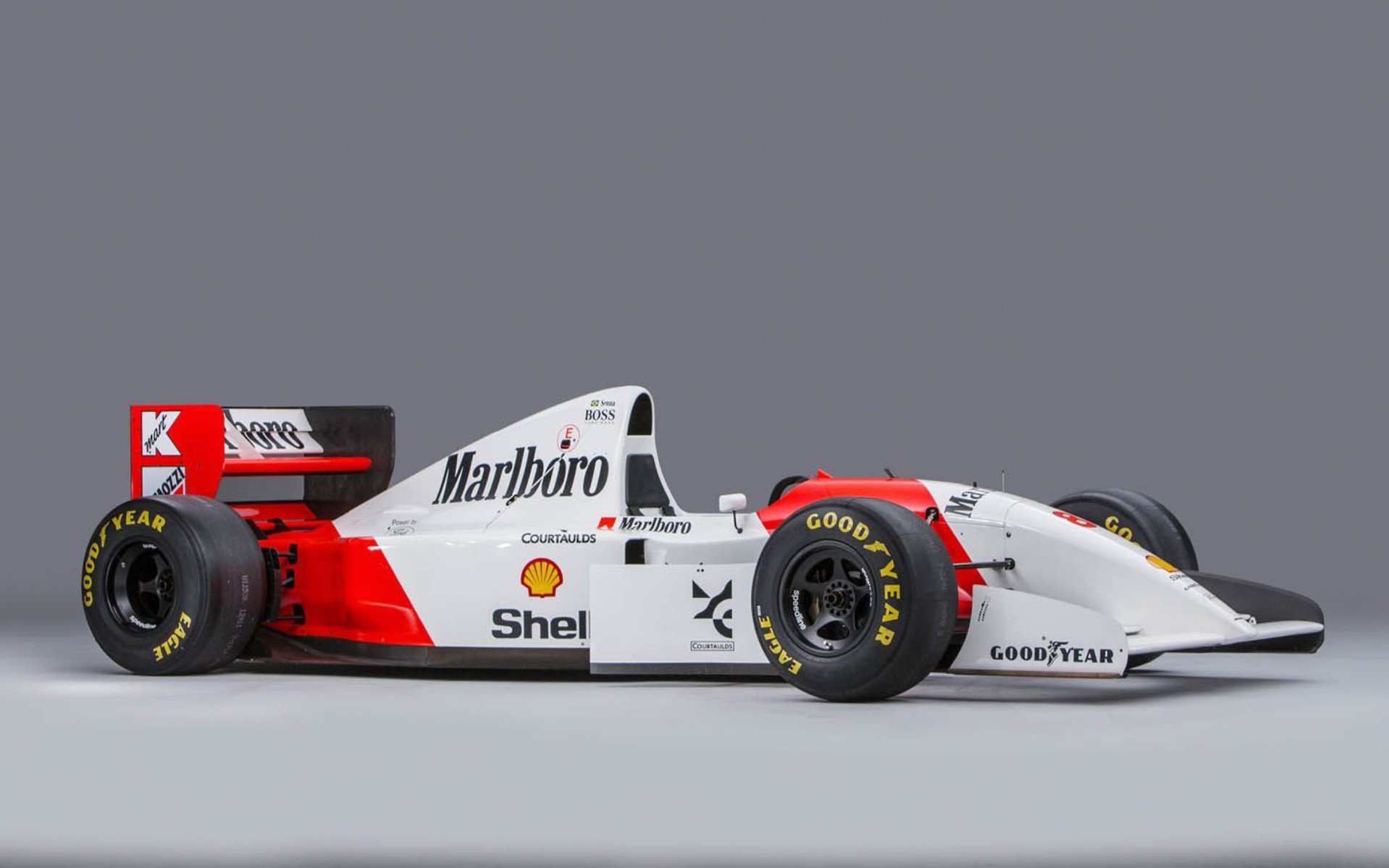 O Ecclestone αγοράζει το νικητήριο μονοθέσιο του Ayrton Senna
