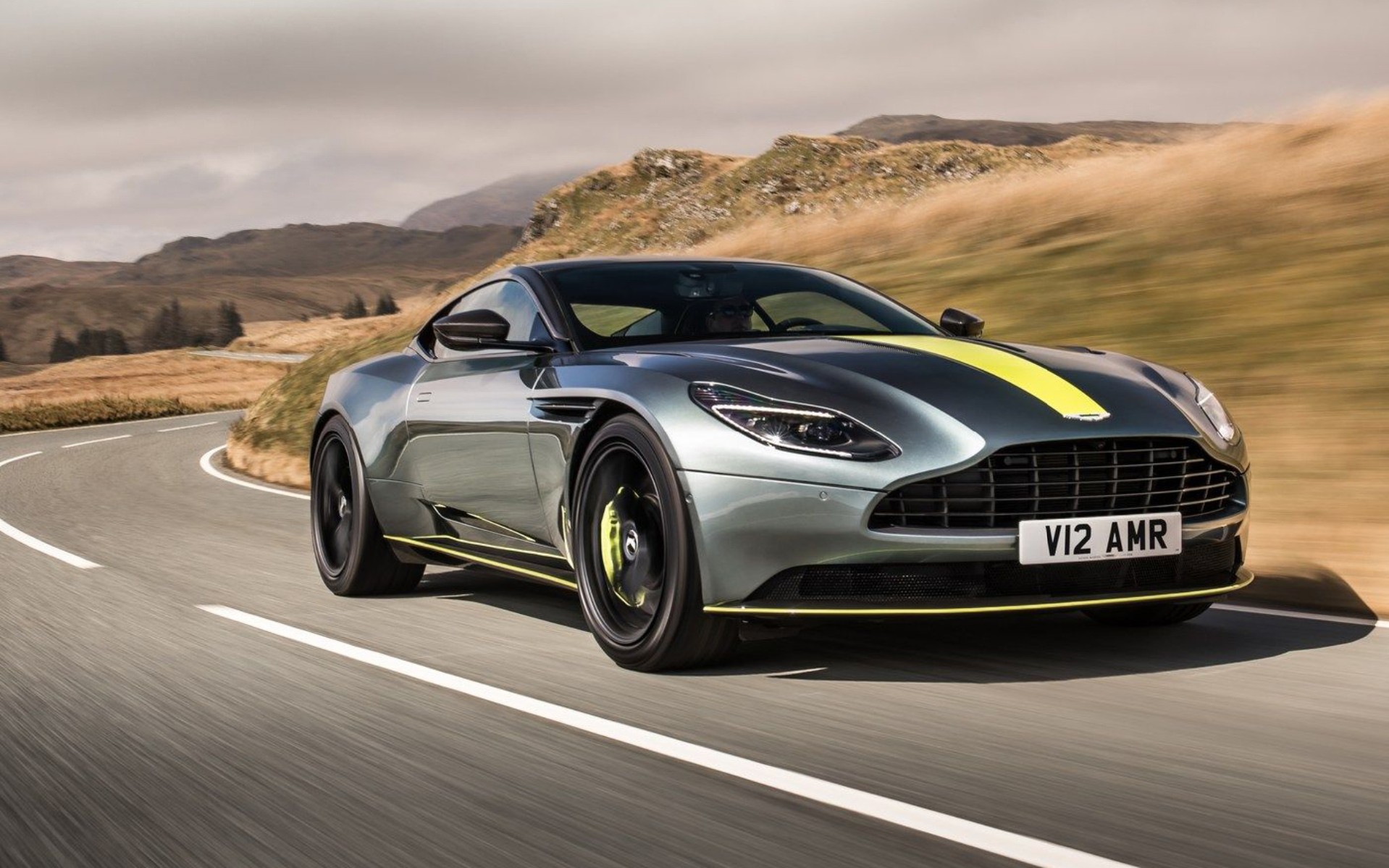 Η νέα Aston Martin DB11 AMR

